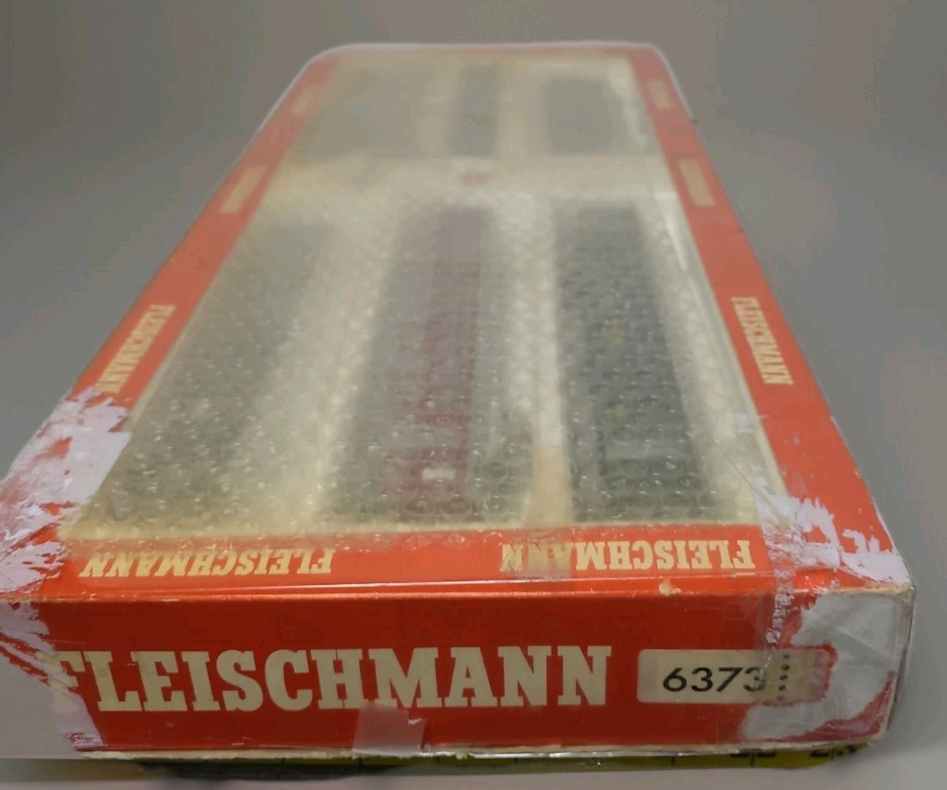 Fleischmann HO 6373 Swiss Train Set SBB CFF FFS Electric Locomotive 4 Cars Track