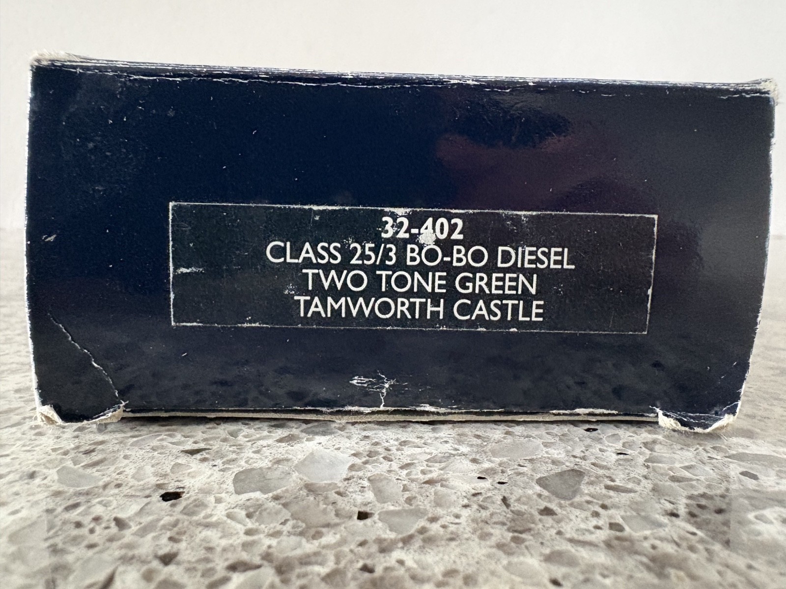 BACHMANN CLASS 25/3 B0-B0 DIESEL TWO TONE GREEN TAMWORTH CASTLE DCC FITTED