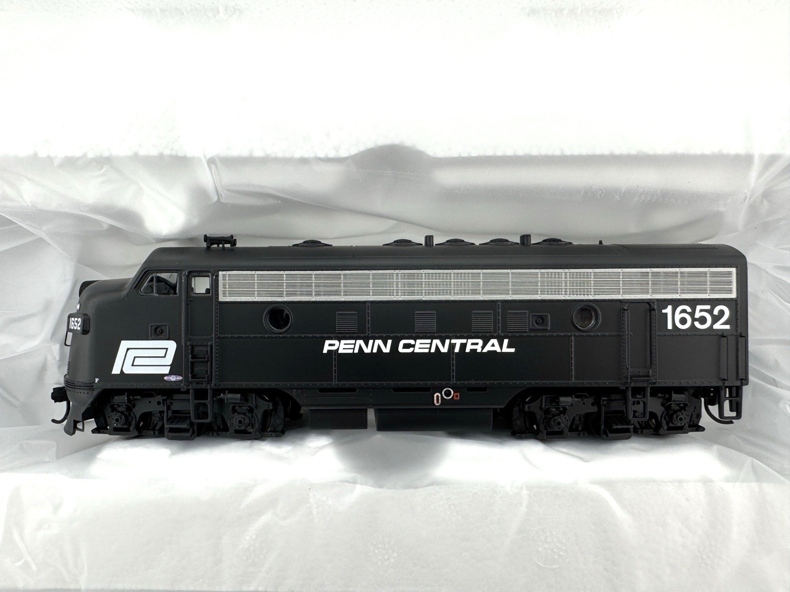 Walthers 910-19985 HO Penn Central EMD F7A Locomotive Road #1652 *DCC & Sound*