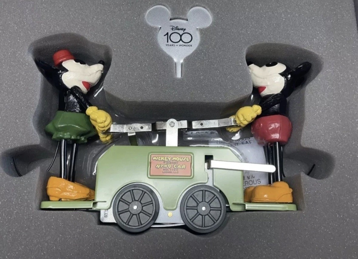 Lionel NYCC 2023 D23 DISNEY 100 YRS GREEN Mickey Minnie Handcar only 135 NEE