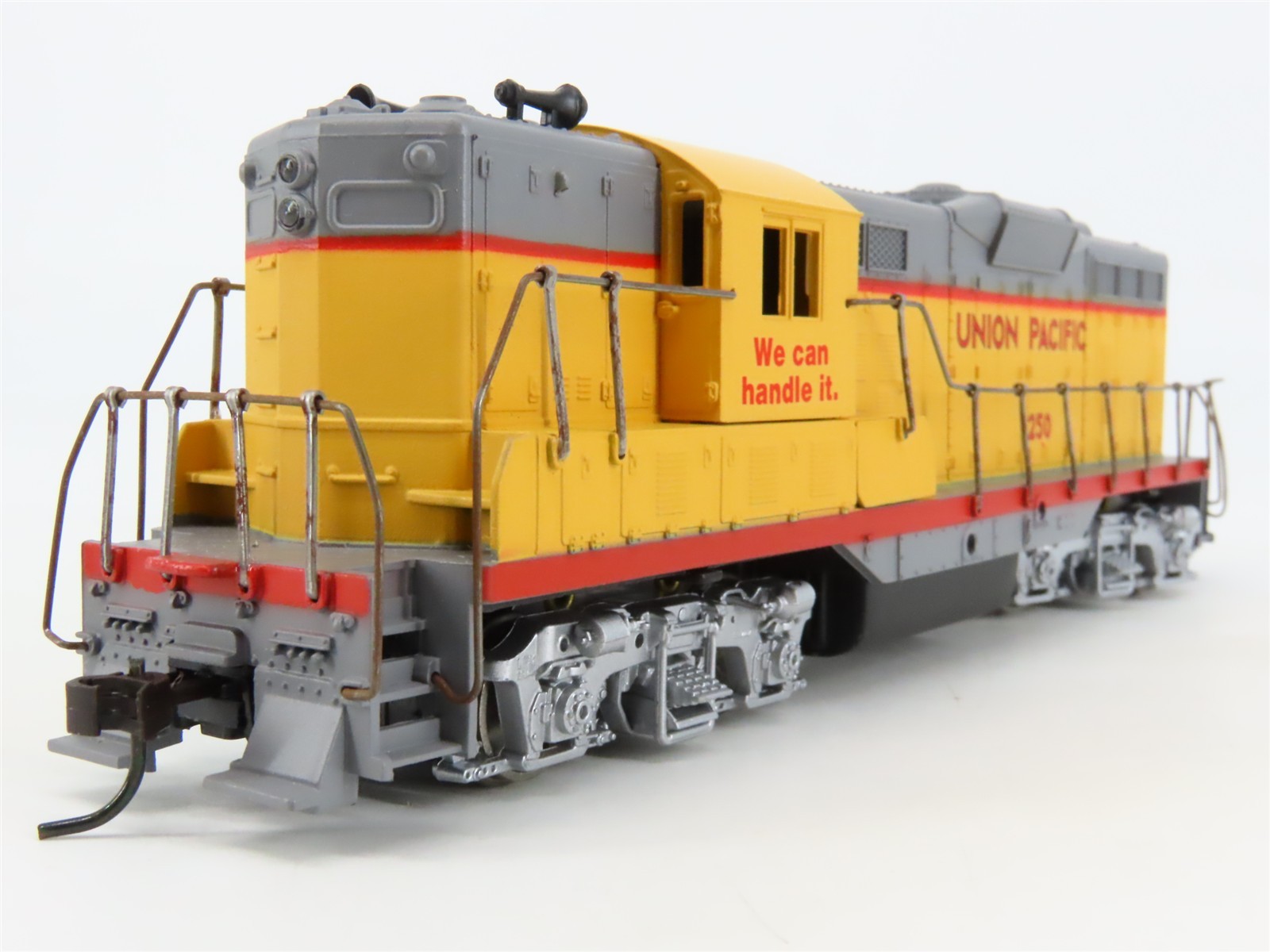 HO Scale Athearn 3154 UP Union Pacific “We can handle it.” EMD GP9 Diesel #250