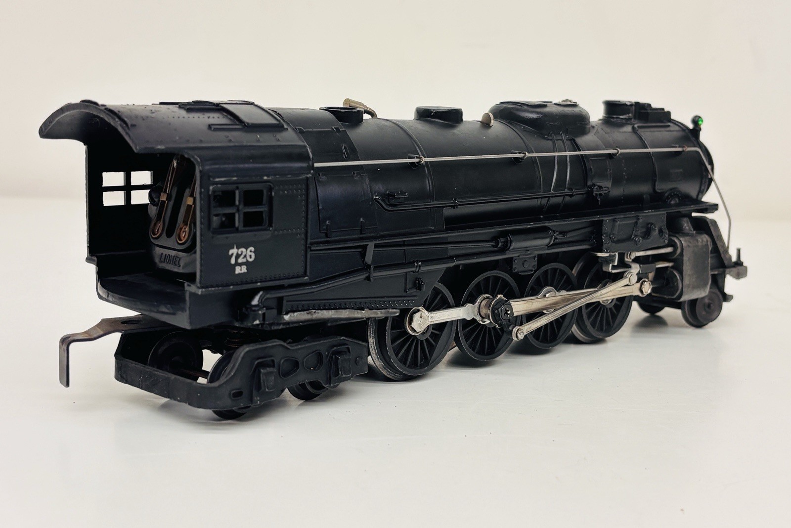 Lionel Postwar 2-8-4 Berkshire Steam Locomotive 726RR & Whistle Tender 2046W