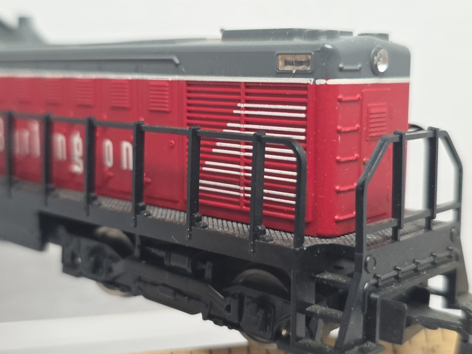 AHM HO Scale Burlington Route 9313 Alco 1000 Diesel Switcher Runs Read Descript