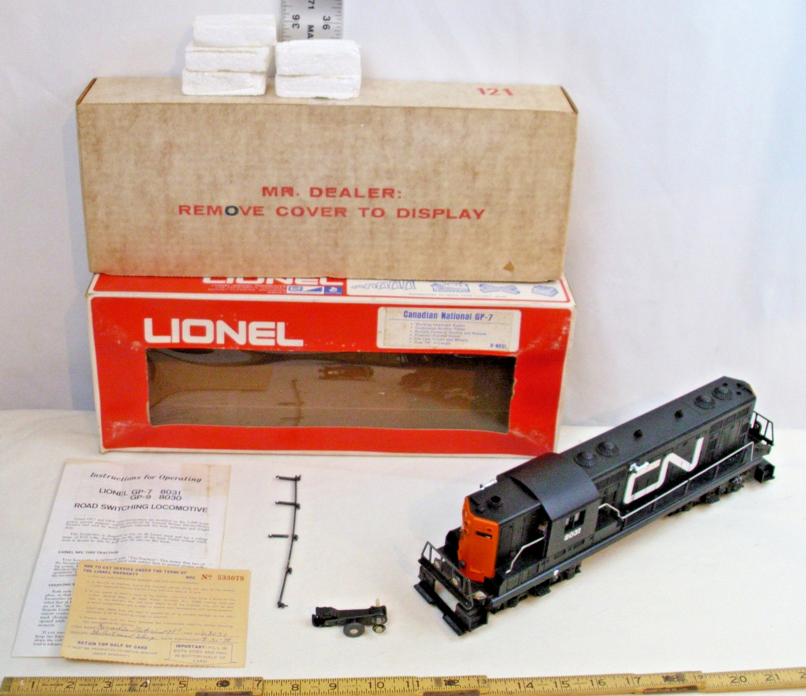 LIONEL CANADIAN NATIONAL GP-7 DIESEL LOCOMOTIVE 4-0-4 O SCALE 1978 6-8031