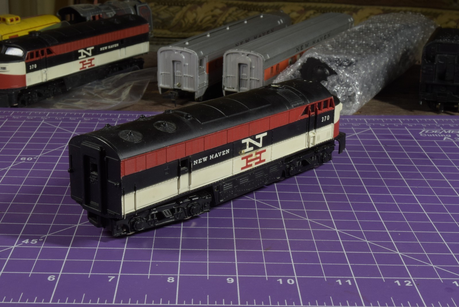 DUMMY AHM New Haven Loco- 1 piece clear insert in cab PDQ