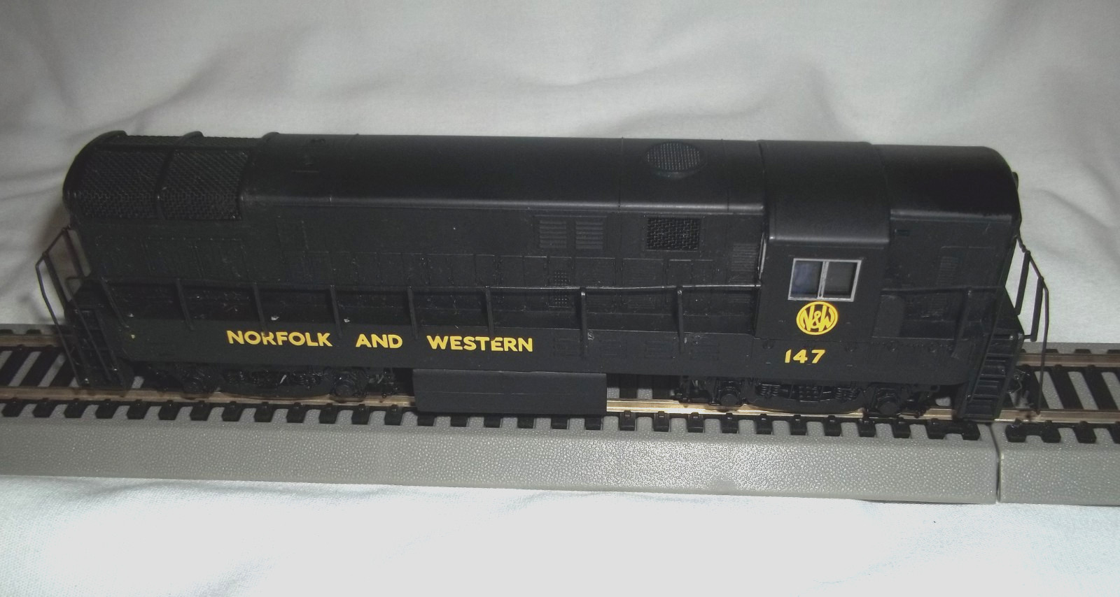 Bachmann Spectrum 81212 HO N&W Norfolk Western FM H16-44 Baby Trainmaster Diesel