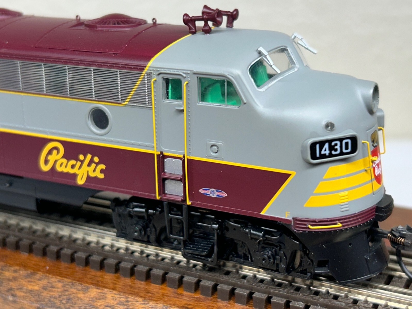 CANADIAN PACIFIC SCRIPT PASSENGER FP7 – A unit DCC / QUANTUM SOUND HO Scale NEW