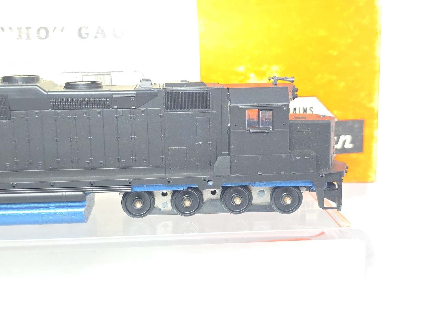 Athearn HO Scale Dummy As Is Undecorated EMD DD40 Diesel Locomotive Read Desc.