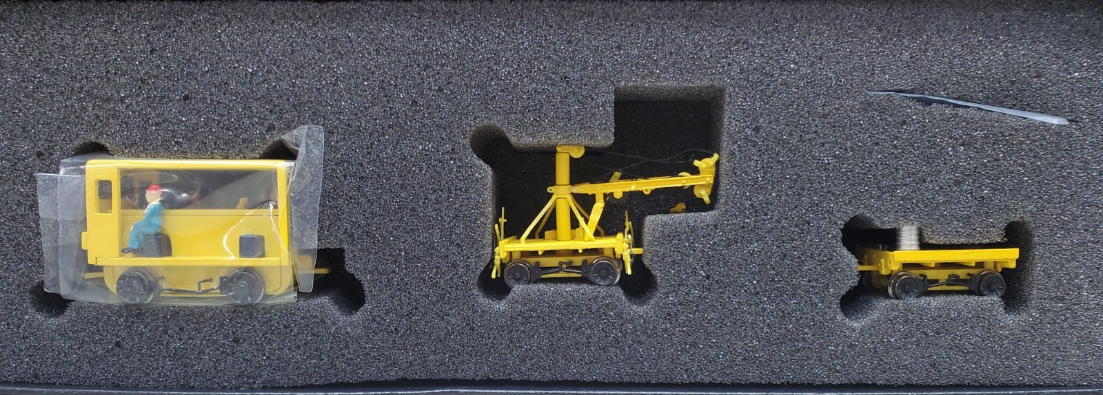 Bachmann 16946 HO Speeder w/work Crane & Car (see description)