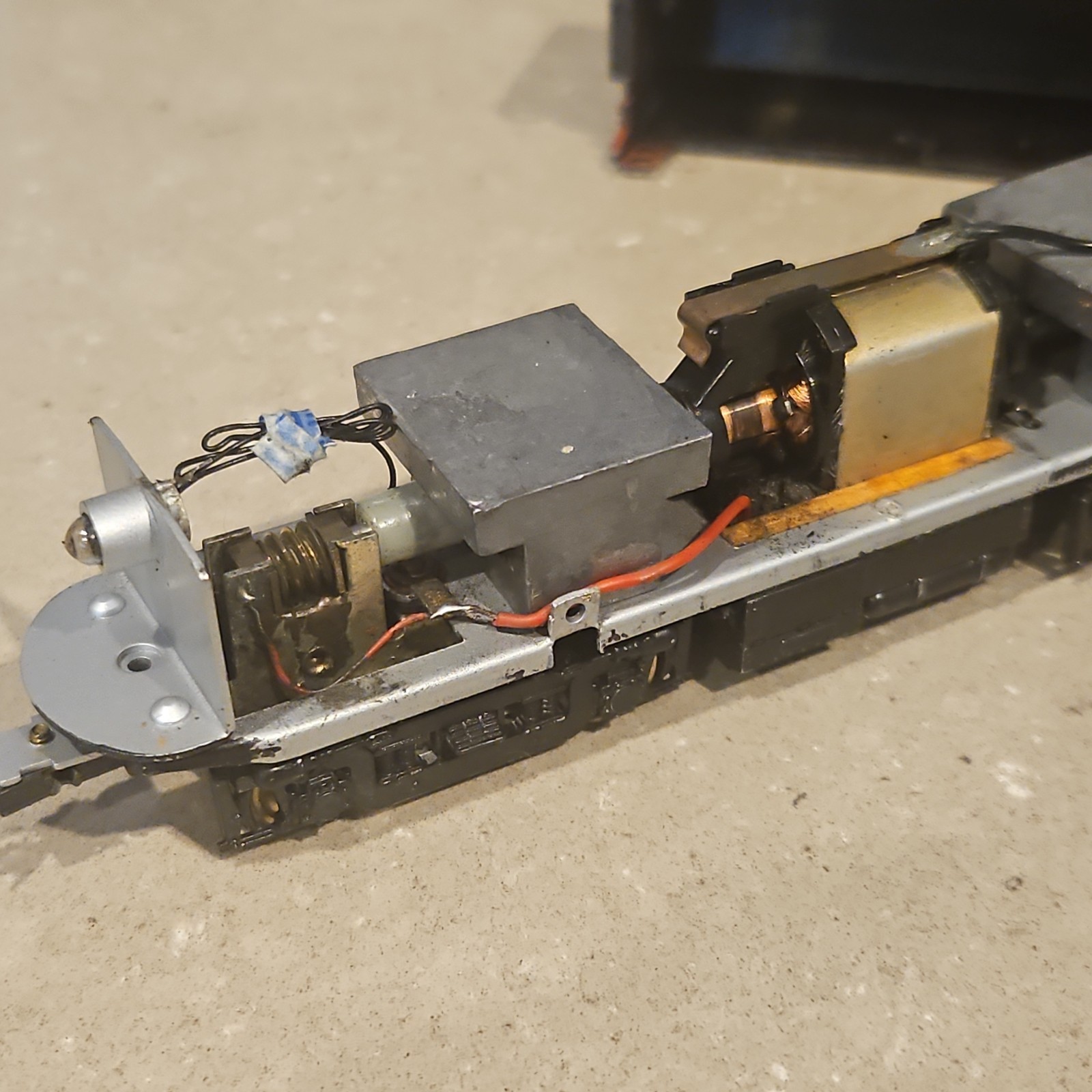 Train Miniature TM HO Custom Paint Soo Line Powered Alco FA-1 Locomotive (READ)