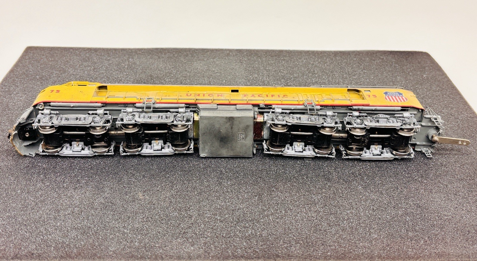 Overland Diamond HO UP Veranda Turbine w/ GP9 Round Tender DCC & Sound OMI-5859