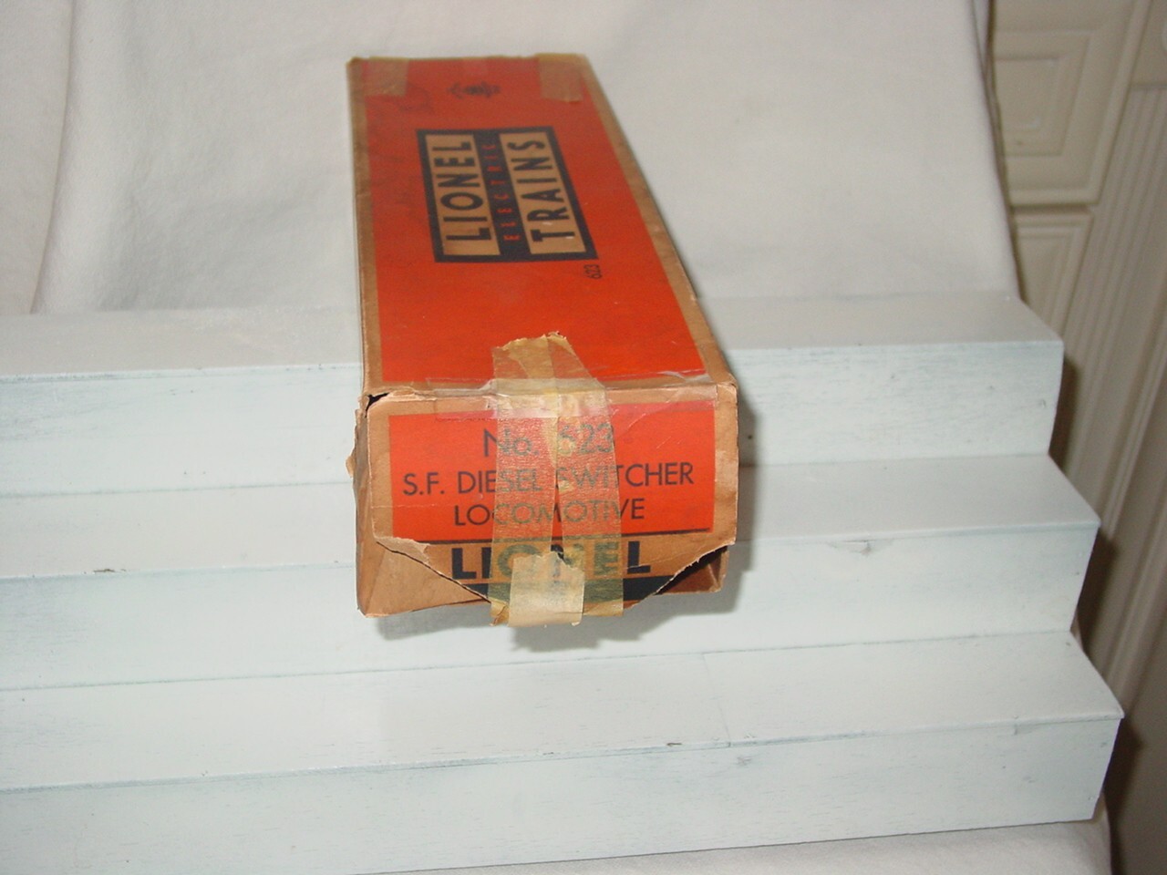 LIONEL POST-WAR 623 A.T. & S.F. DIESEL SWITCHER- BOX & Insert Runs Great