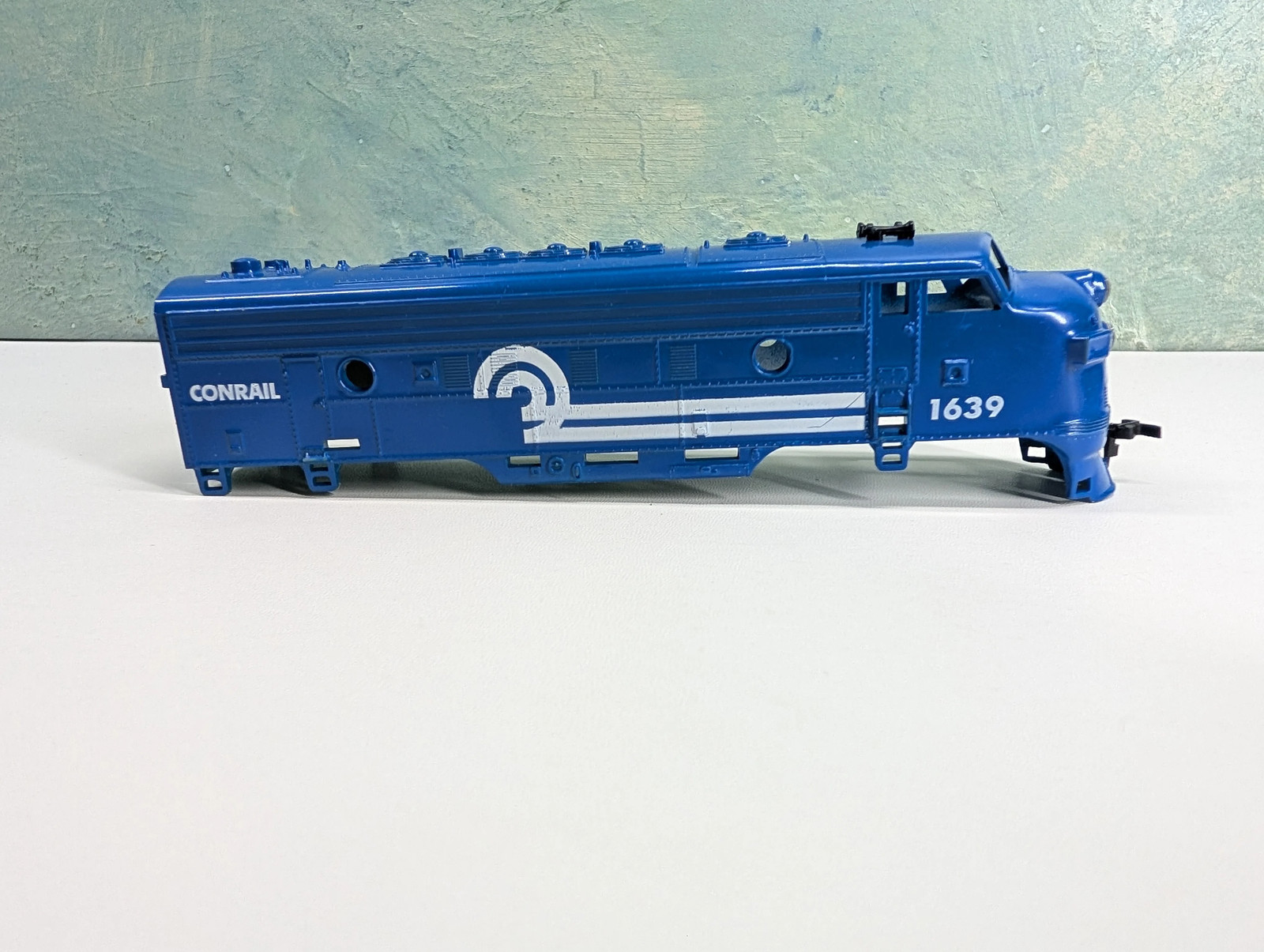 Life-Like HO Scale F7A Diesel Locomotive Shell Only Conrail #1639 READ