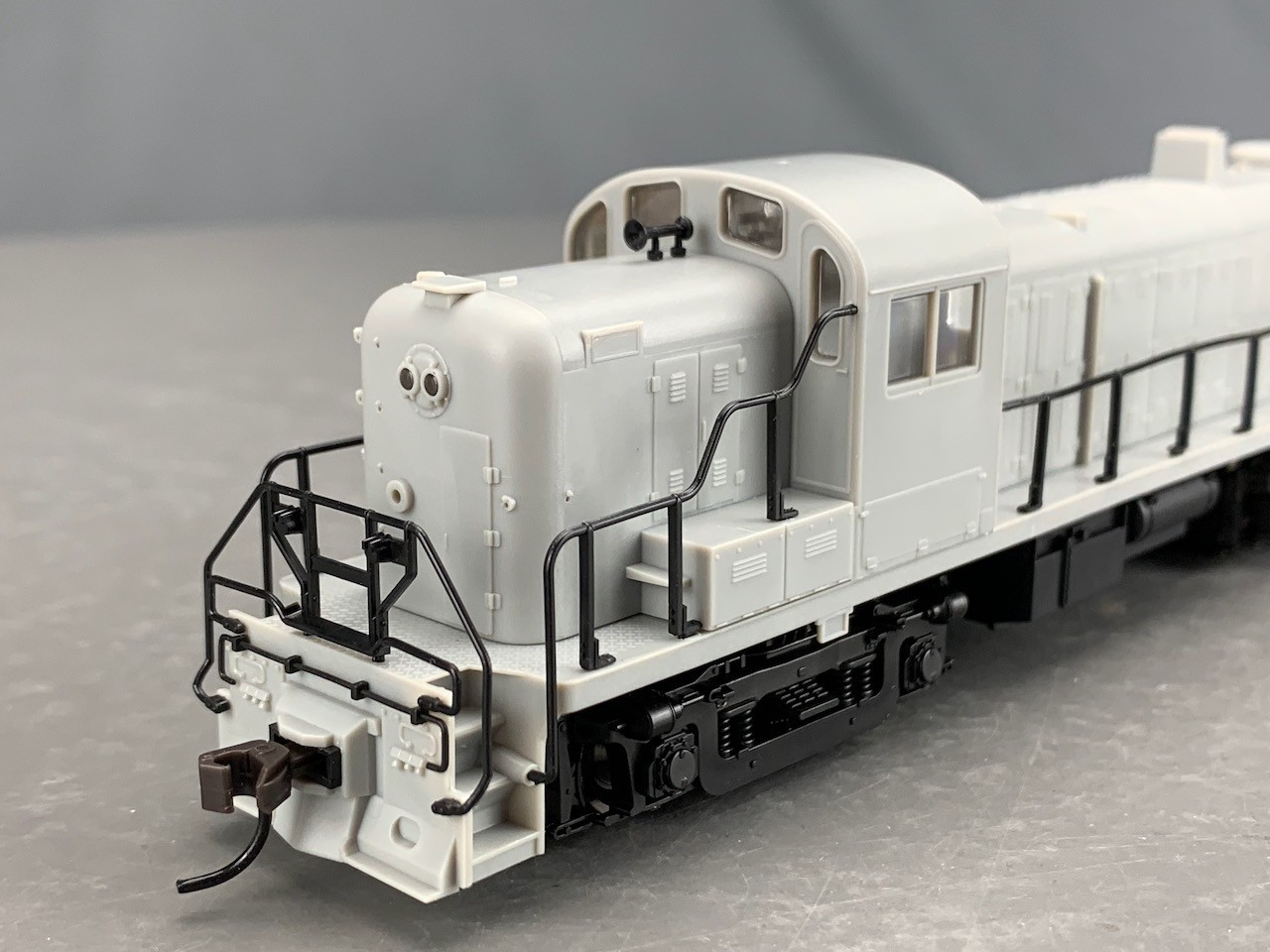 HO Atlas Classic 8450 Alco RS-3 Diesel Locomotive Powered Undecorated NIB HO8375