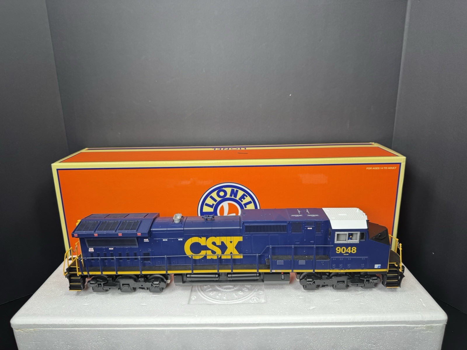 Lionel LEGACY 6-39584 CSX Dash 9-44CW diesel engine #9048 LNIB