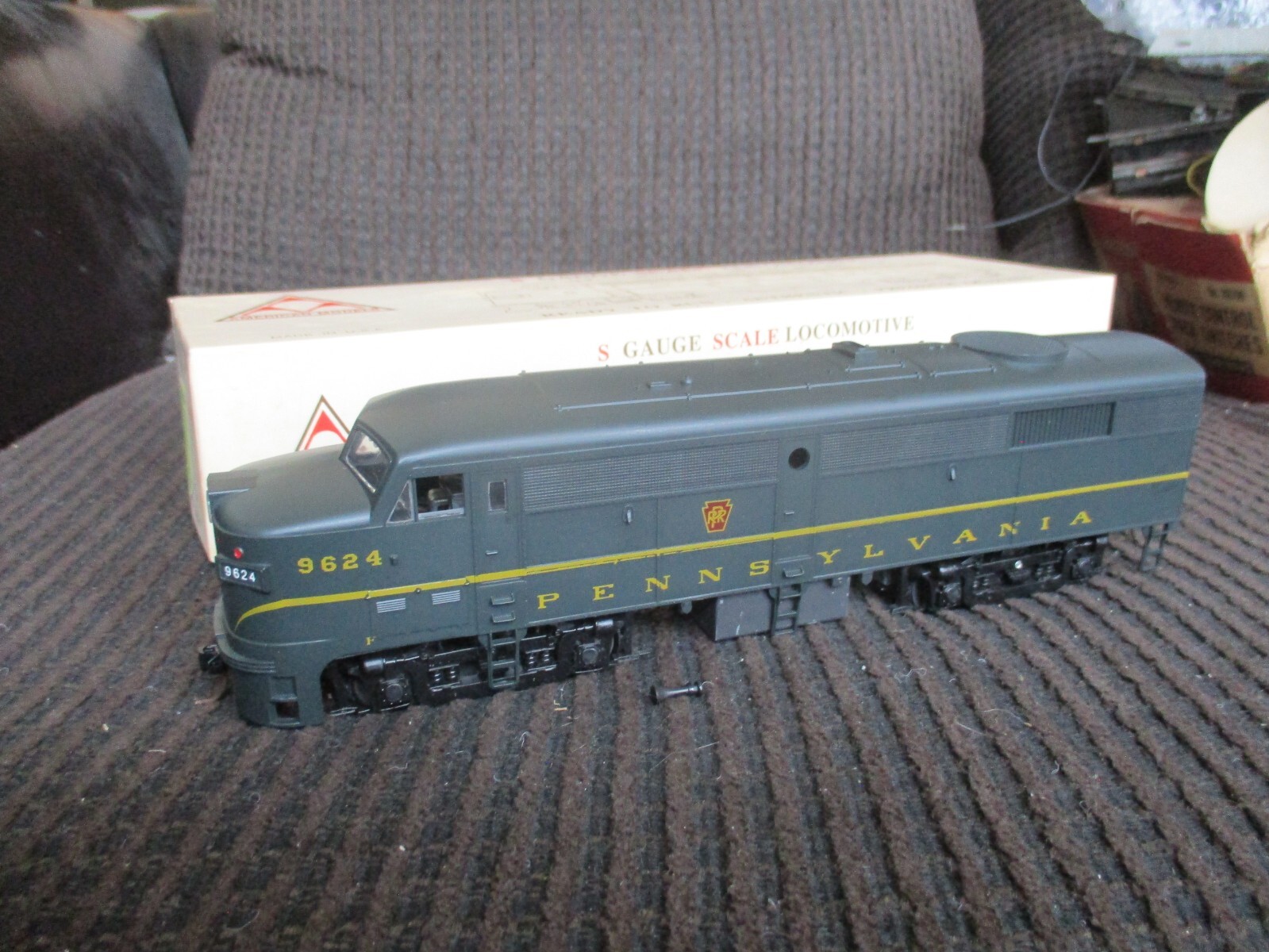 Amer Models PRR FA-2 Diesel (10/25/24) DC Hirail Green 9624