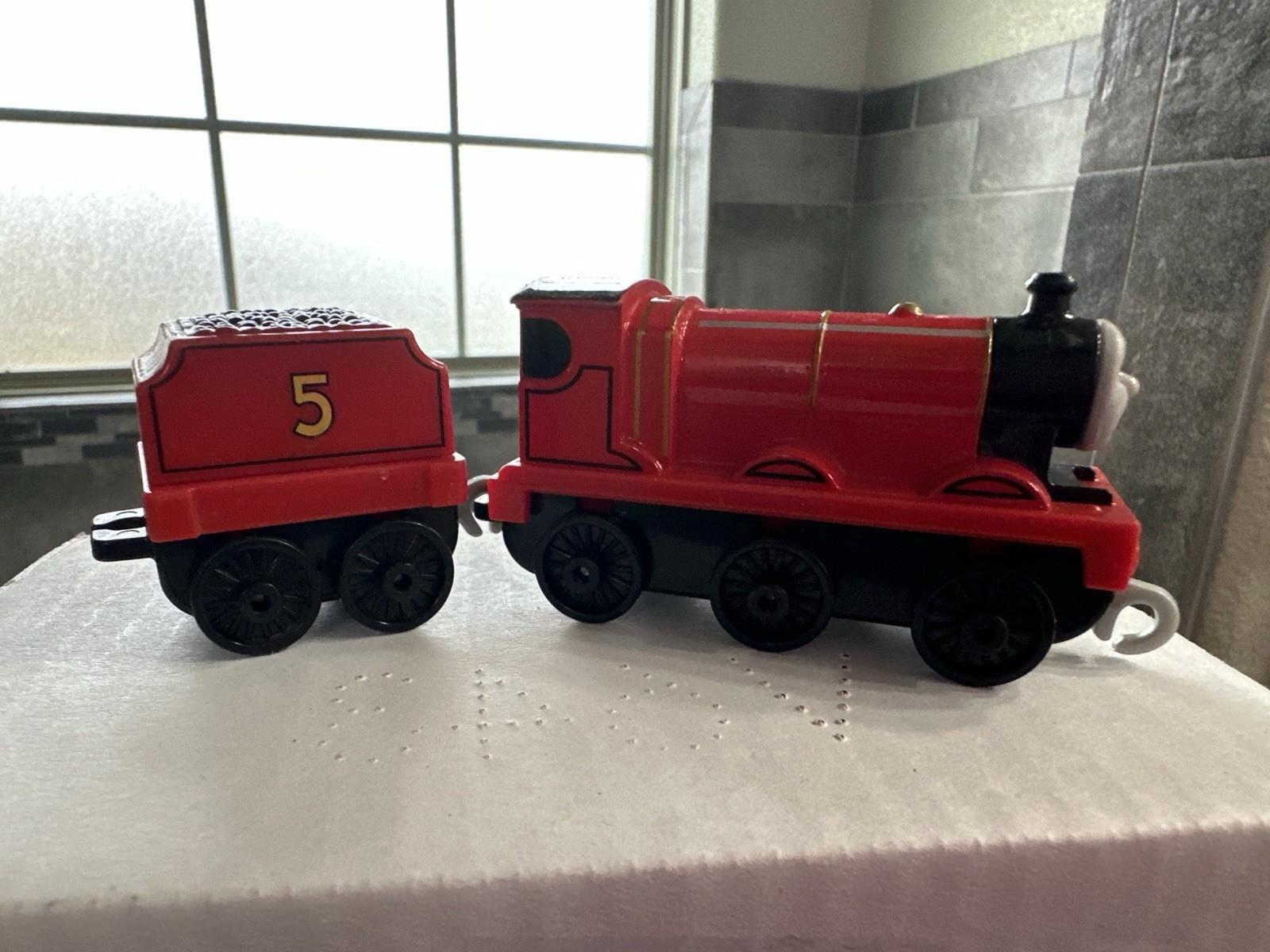 James – Thomas & Friends TrackMaster Push Along Die-Cast