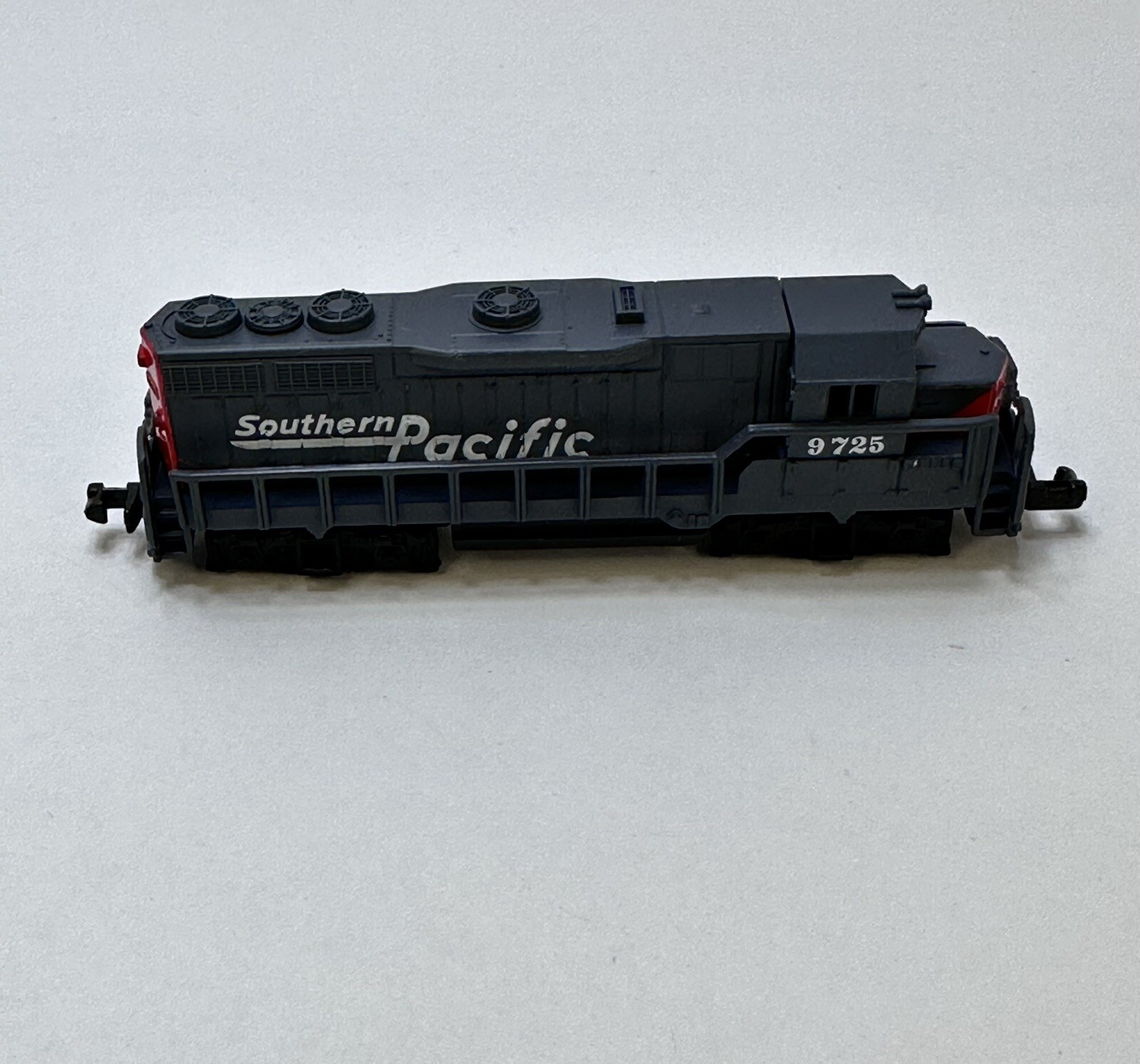 Southern Pacific Locomotive #9725 Model Train High Speed Metal Products, In Box