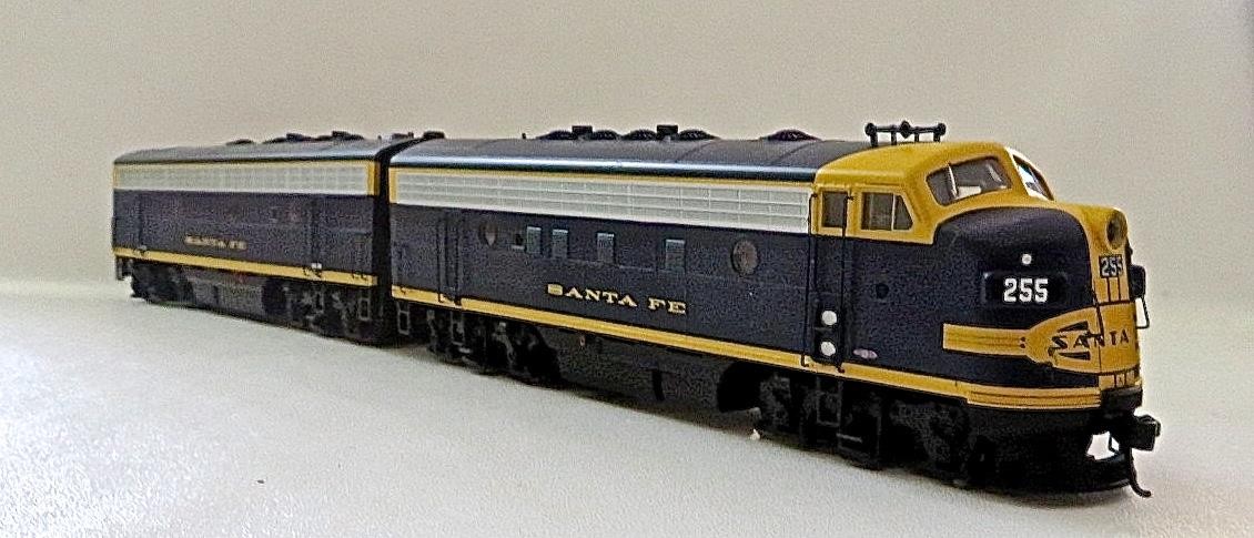 HO Walthers 910-9902 Santa Fe #265 EMD F7A-B Set Brand New