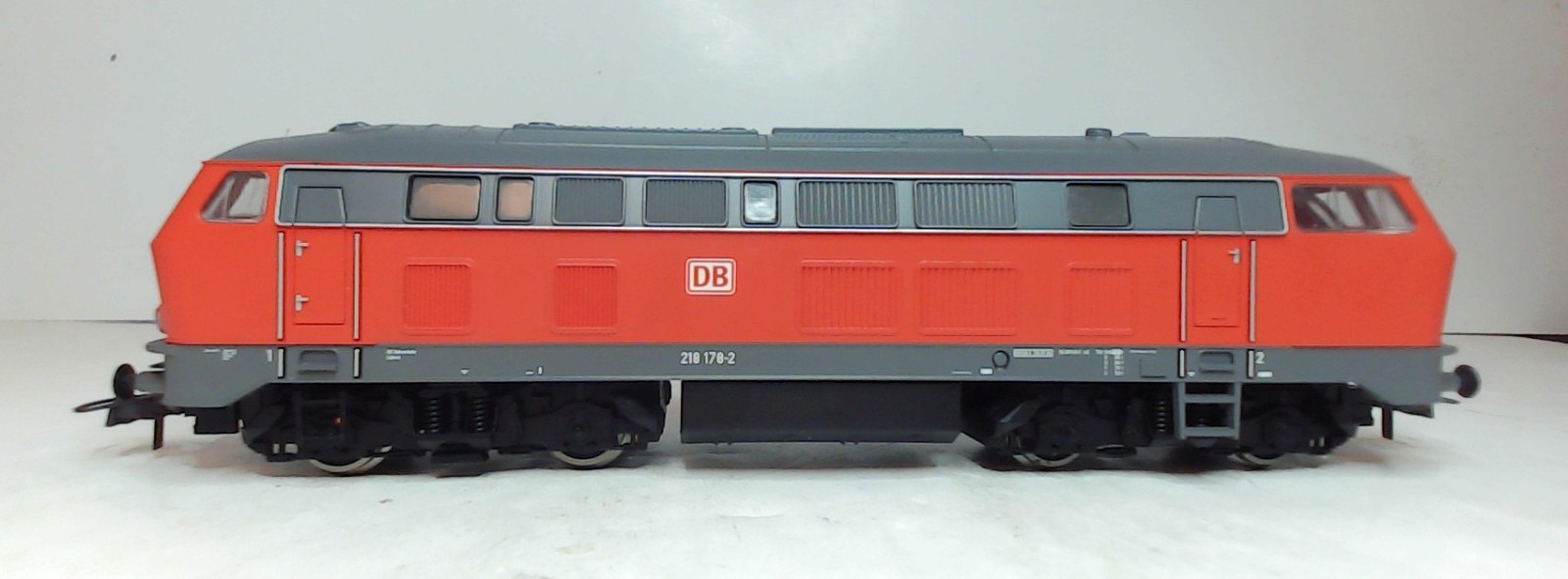 ROCO HO/OO Scale 51230A Diesel Electric Locomotive DB 218 178-2 (DL075)