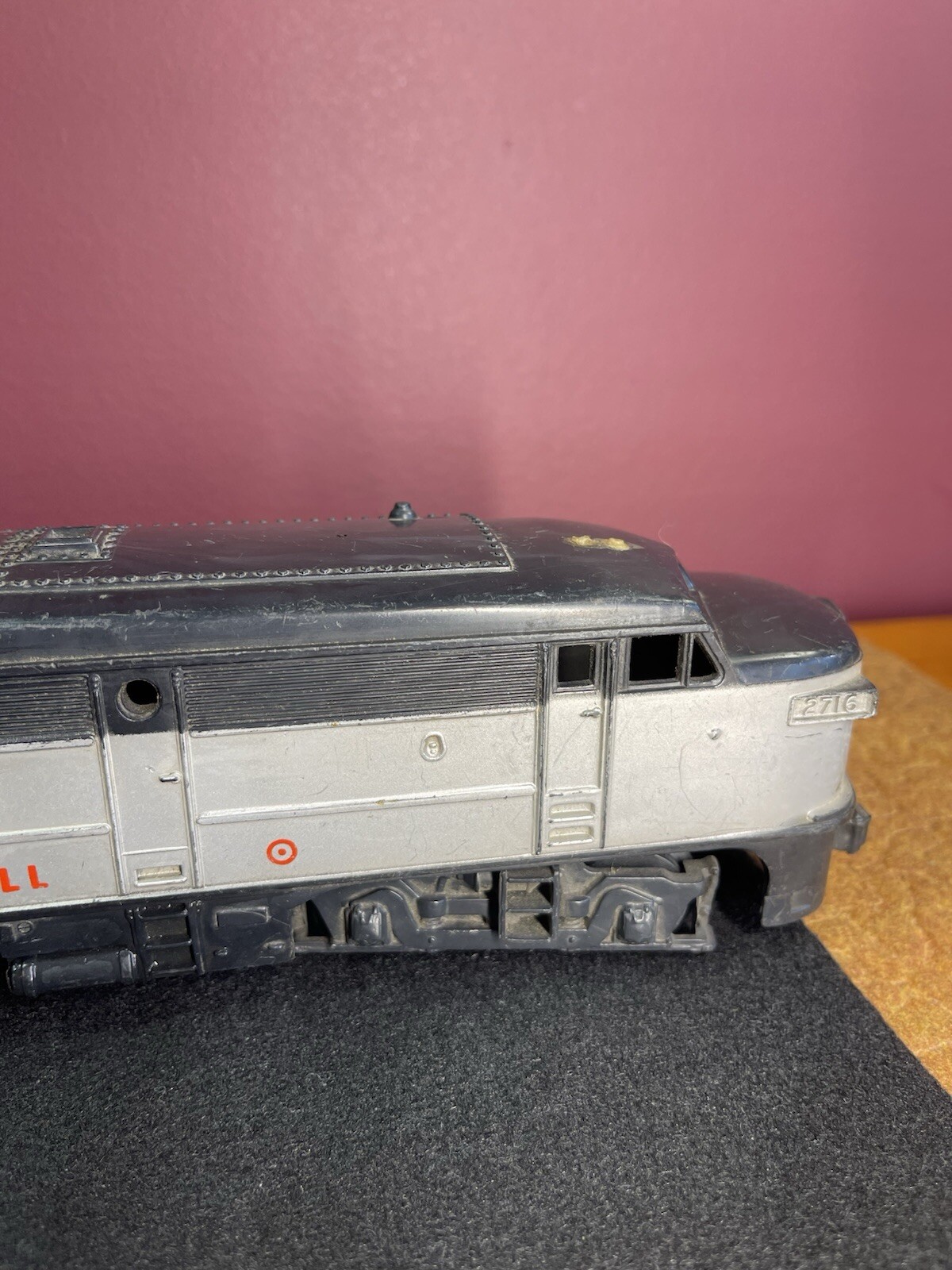 Vintage Train – KMT Kusan ‘Auburn’ 2716 ALCO Dummy Diesel Locomotive Kannon Ball