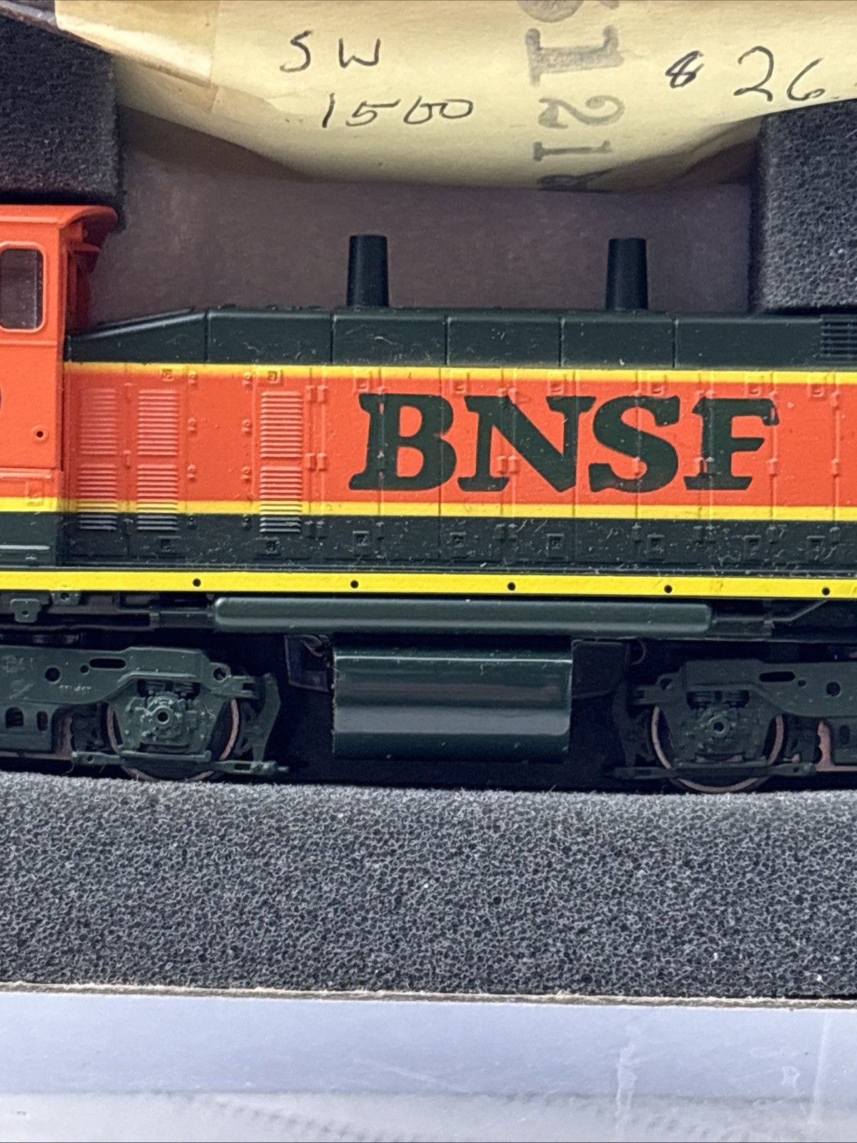 Athearn 3943 HO Scale BNSF SW1500 Powered Diesel Locomotive # 3440 NIB