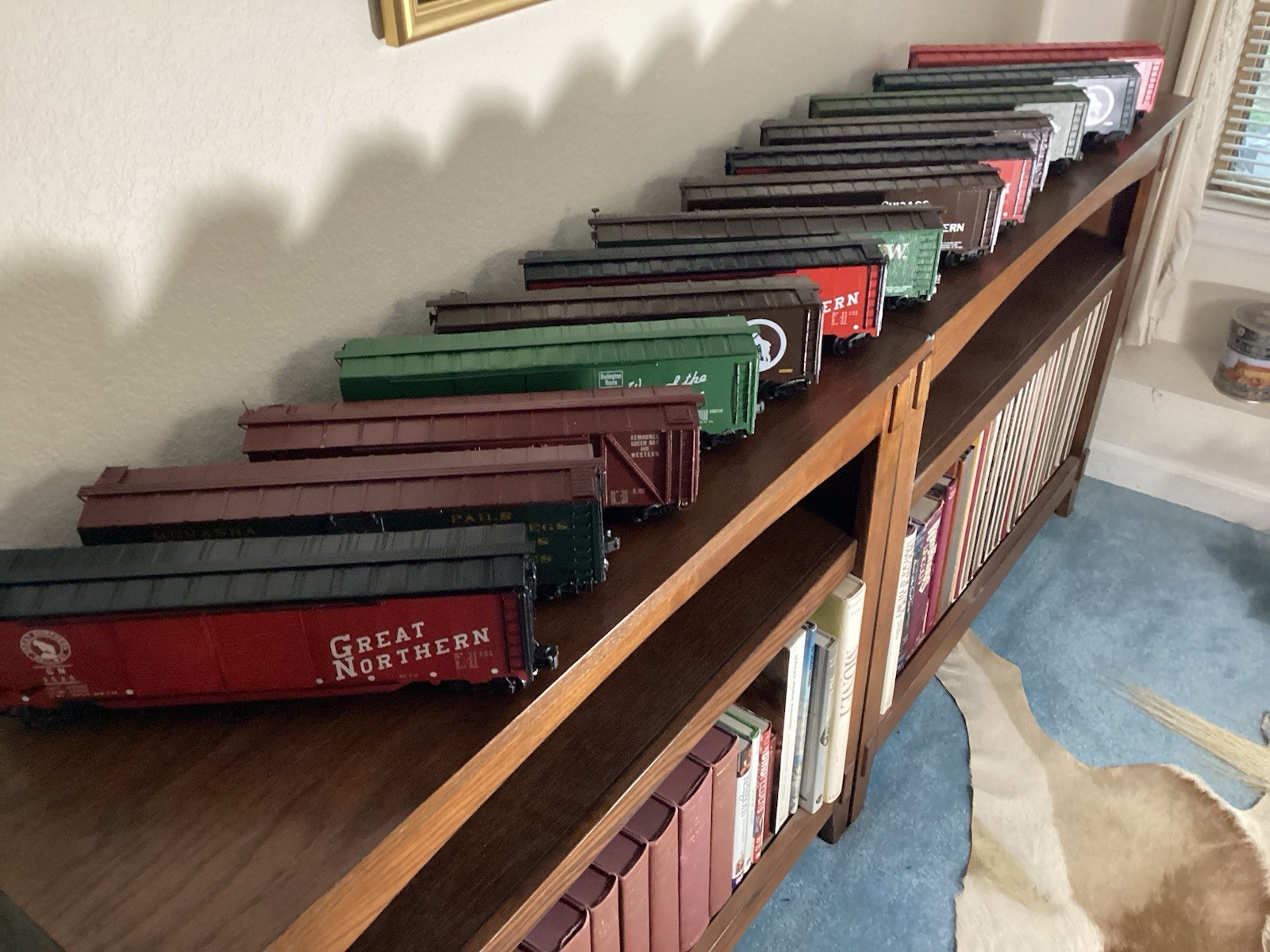 O Scale 3 Rail GN Locomotives, 13 Kit Built 50′ Freight Cars & 2 Caboosesu
