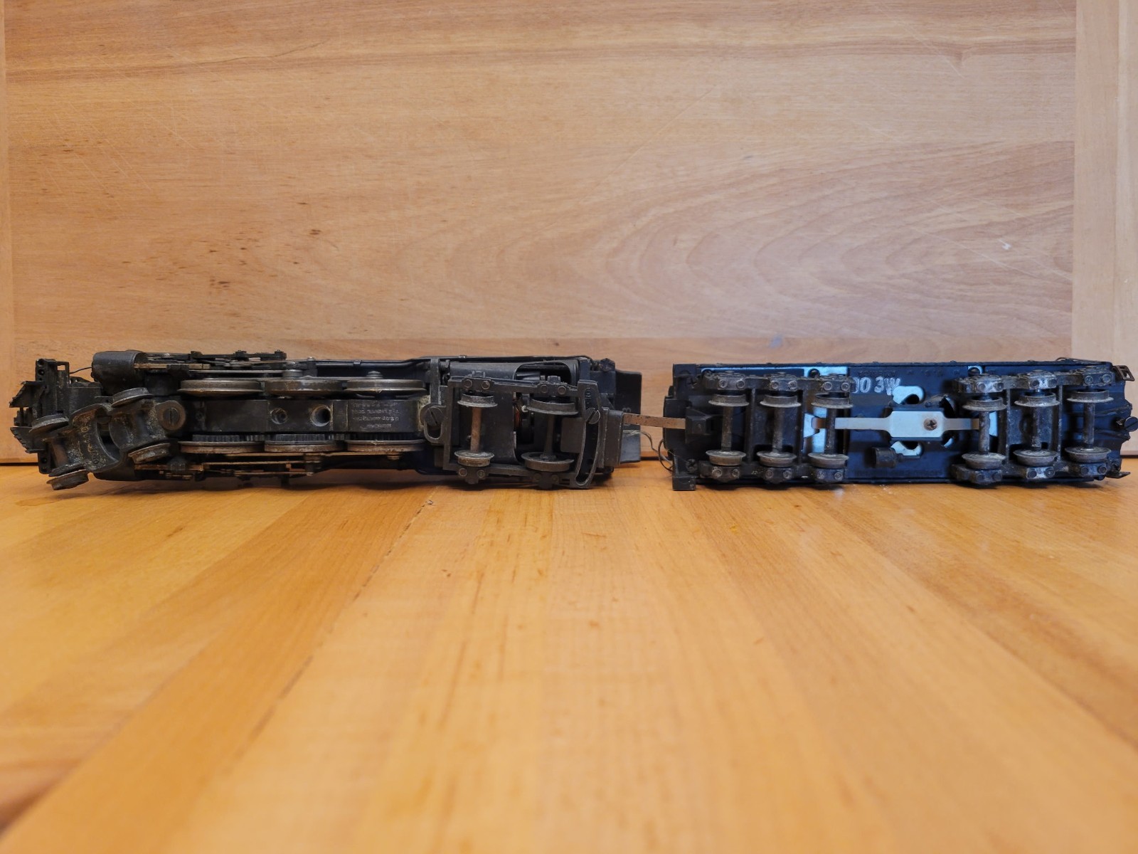 2-Rail Hudson 5342 OO 001E NYC Tender 003W MISSING PARTS, Tested