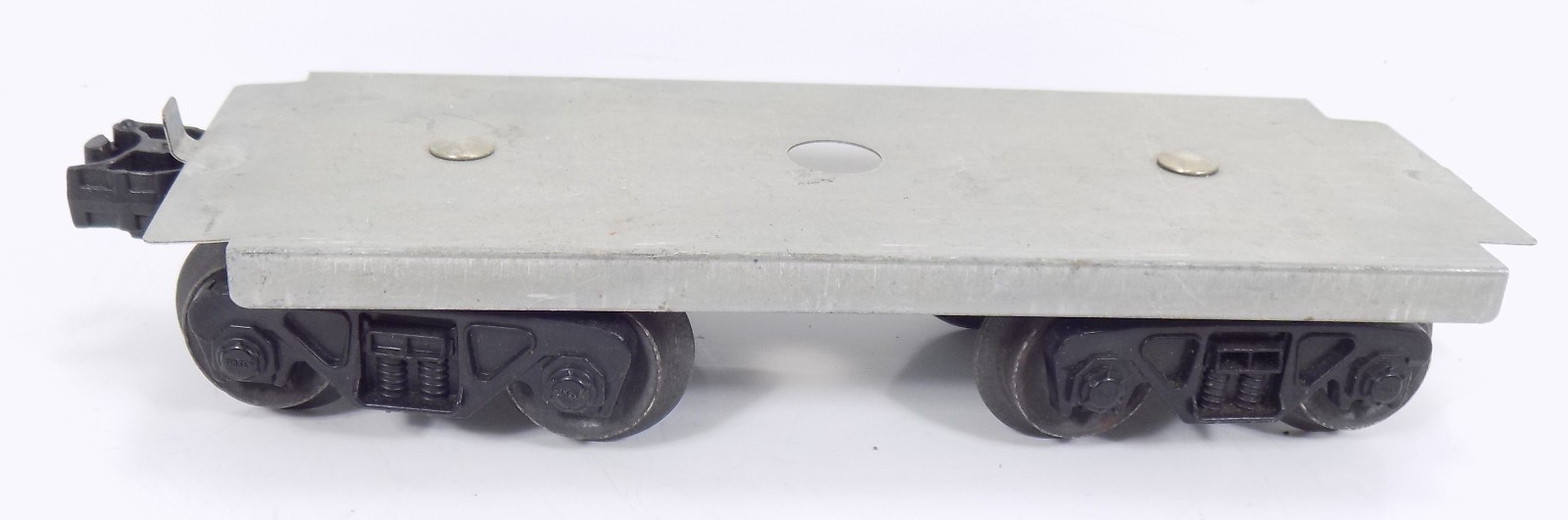 027 / LIONEL / ? SLOPE BACK TENDER METAL CHASSIS / FREIGHT CAR/ LOCOMOTIVE/PARTS