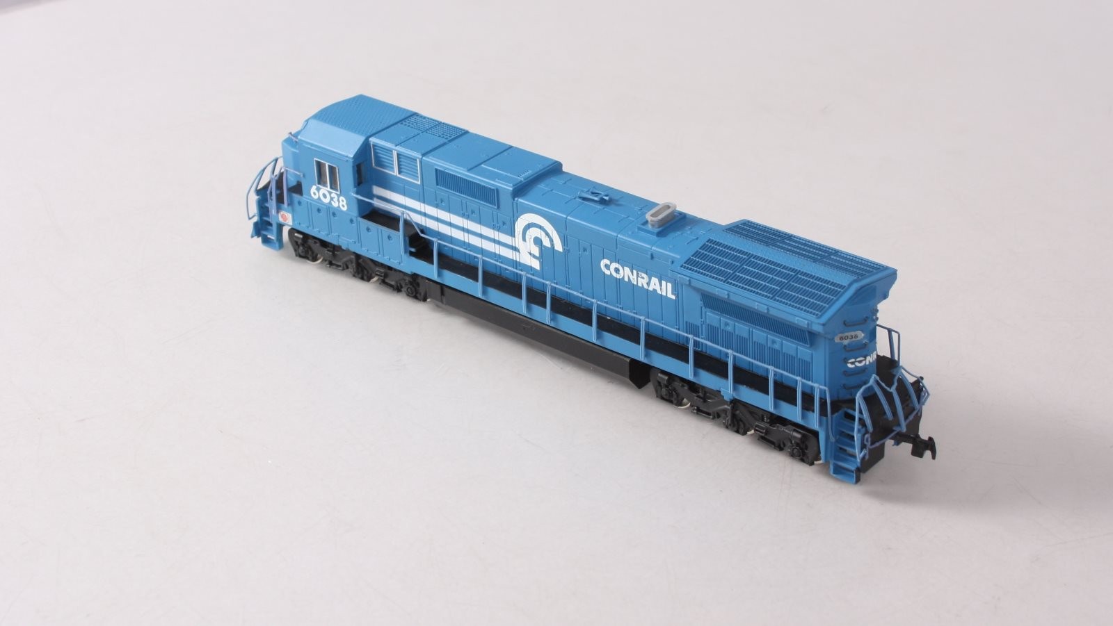Bachmann 85013 HO Conrail GE Dash 8-40C Diesel Locomotive #6038 EX/Box