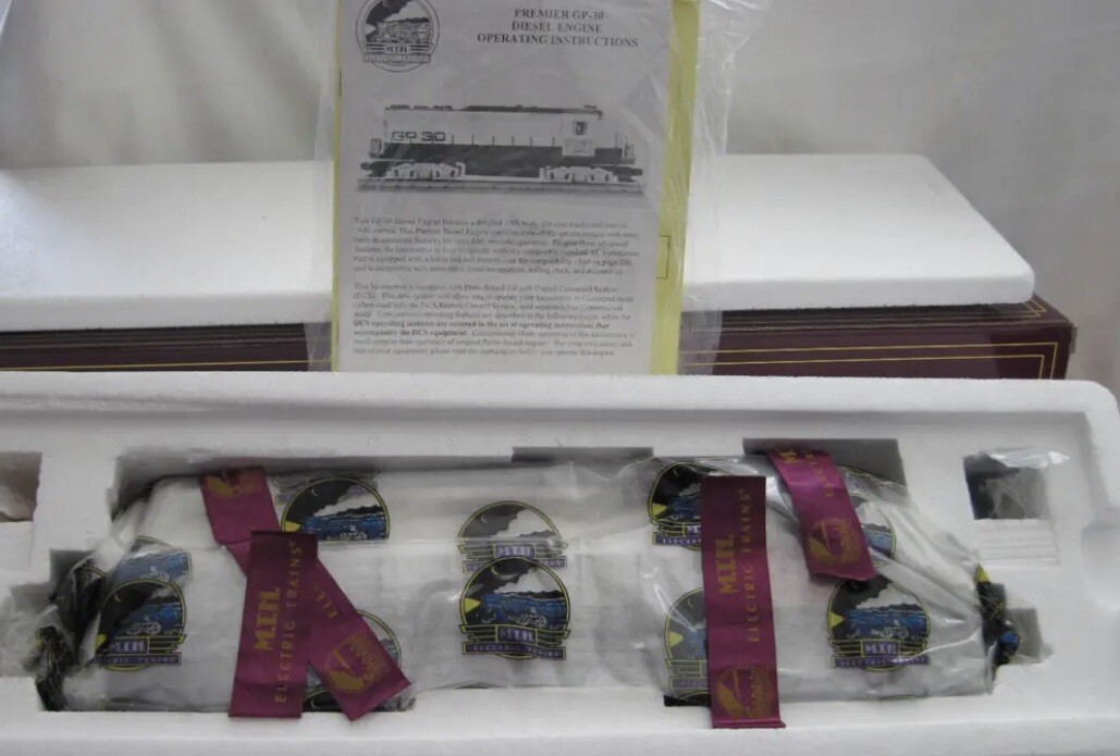 MTH PREMIER EMD DEMONSTRATOR GP-30 DIESEL ENGINE O SCALE ELECTRO MOTIVE DIVISION