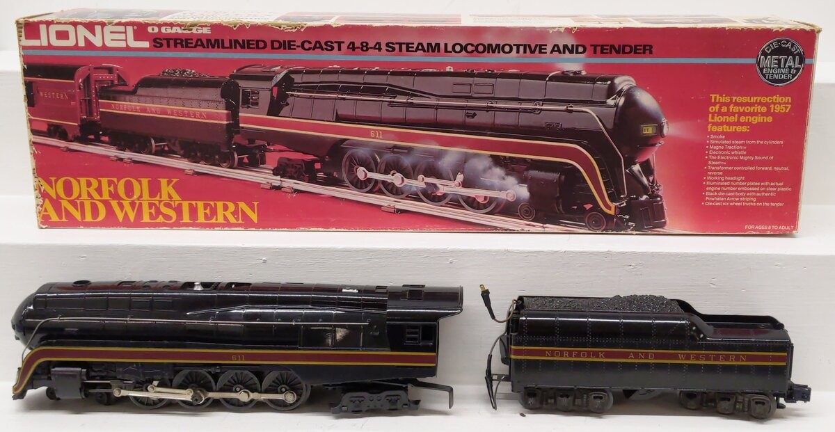 Lionel 6-8100 O Gauge Norfolk & Western 4-8-4 Steam Locomotive & Tender #611/Box