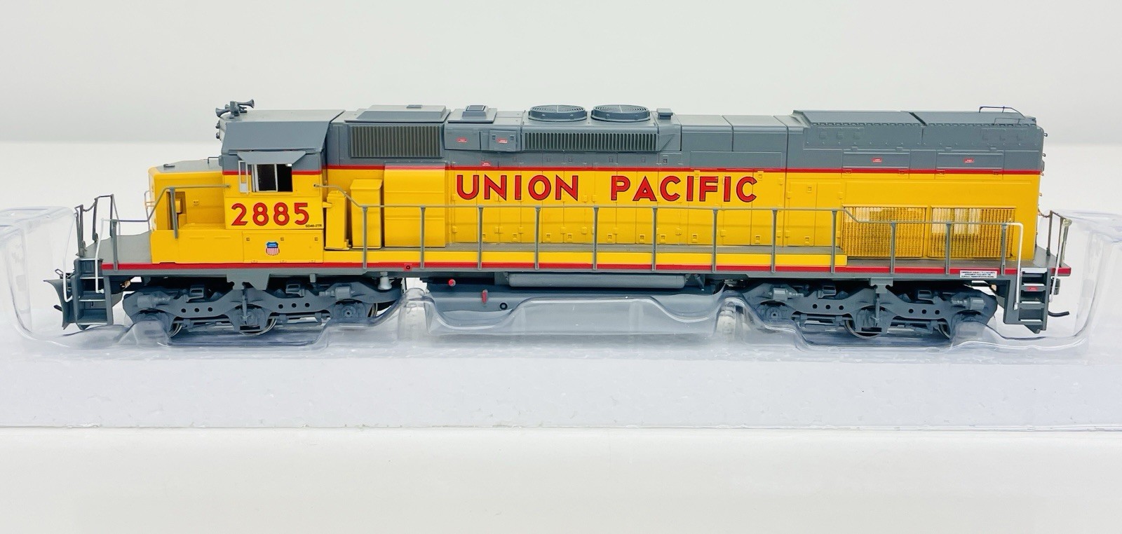 Athearn HO Union Pacific SD40T-2 Diesel w/ PTC Cabinet #2885 DCC No Sound 95138