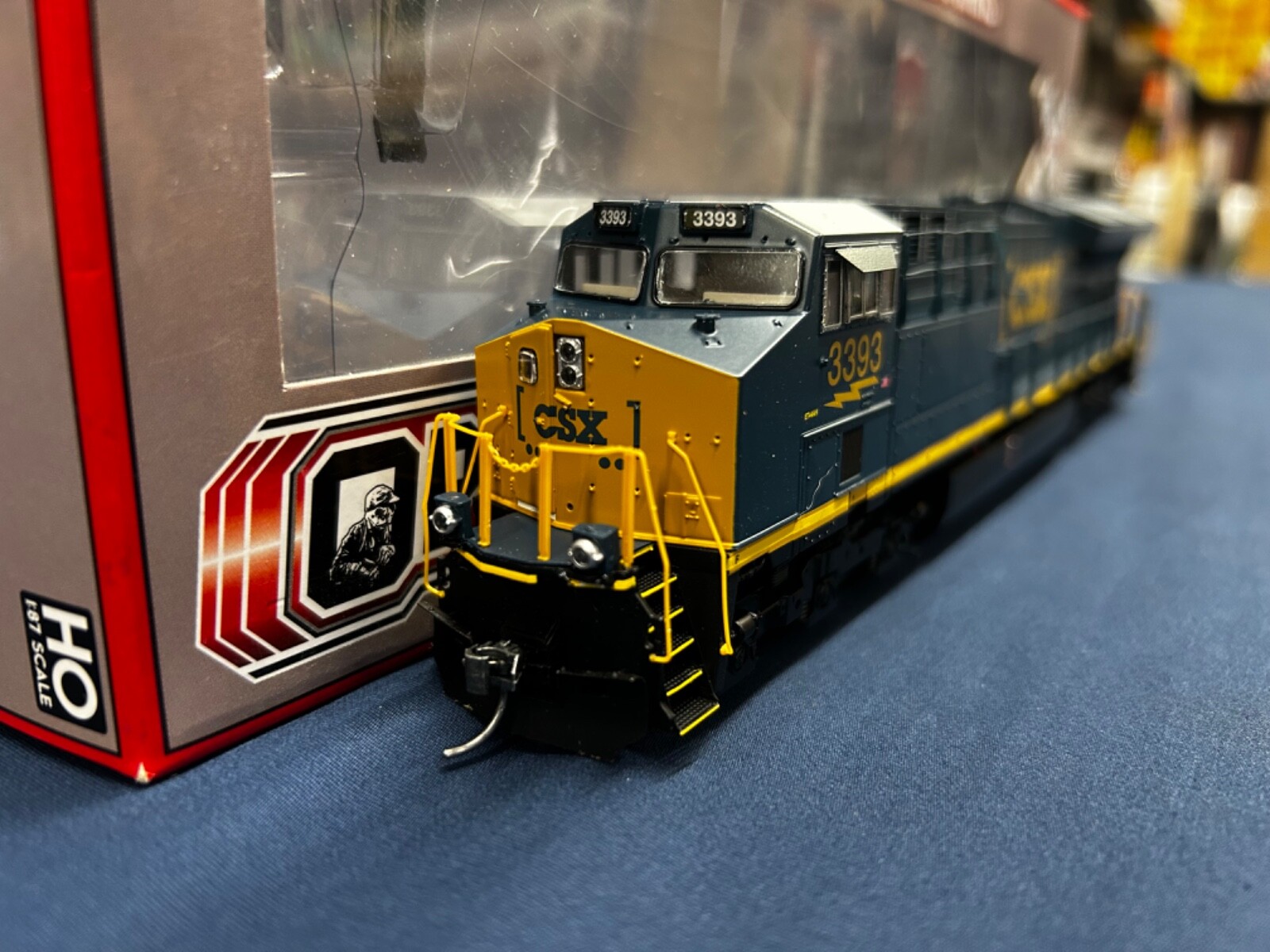 Scaletrains HO CSX Transportation #3393 ET44AC Diesel Engine DCC/Sound SXT10446