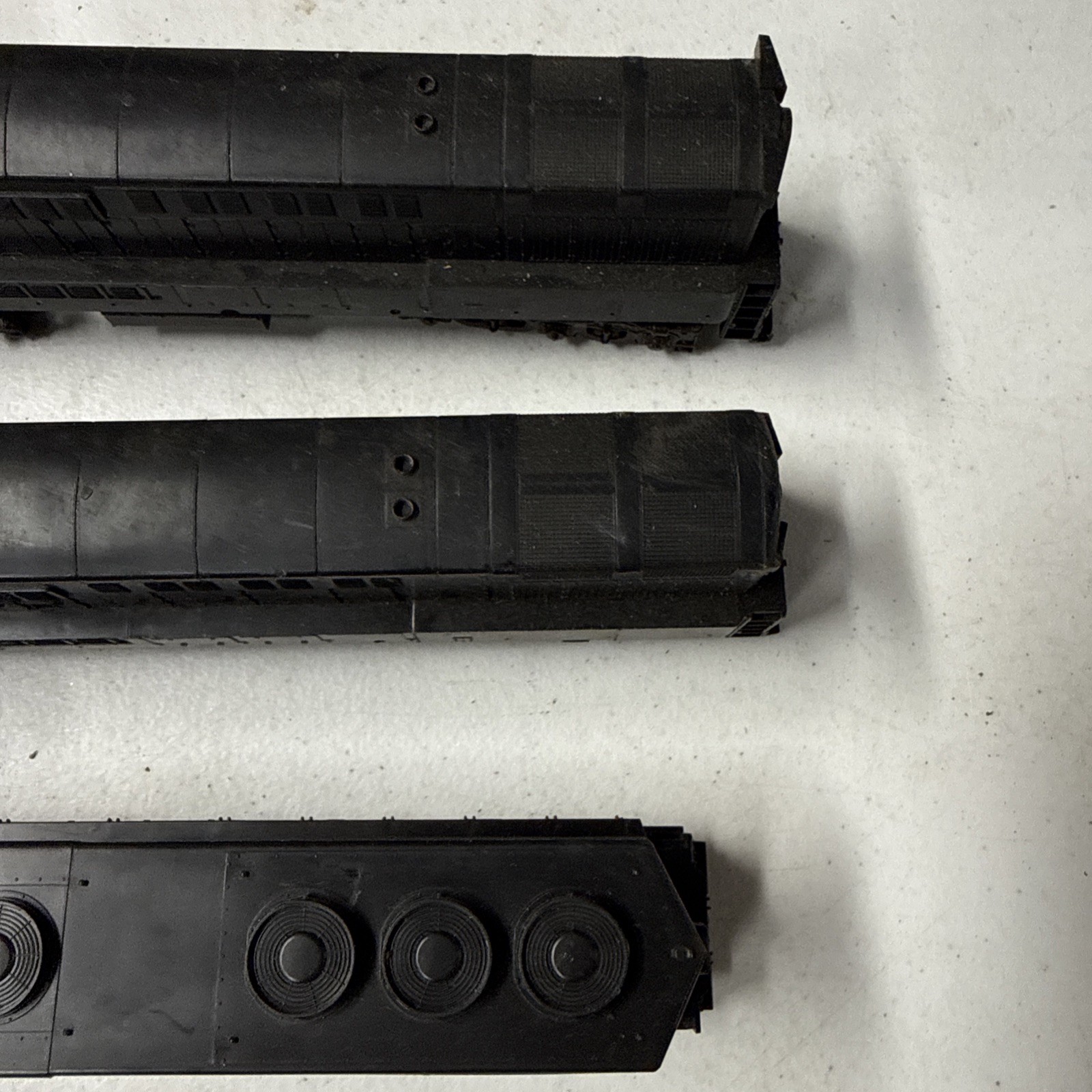 Athearn HO 4160 SD45 Powered Undecorated Black Diesel Locomotive lot