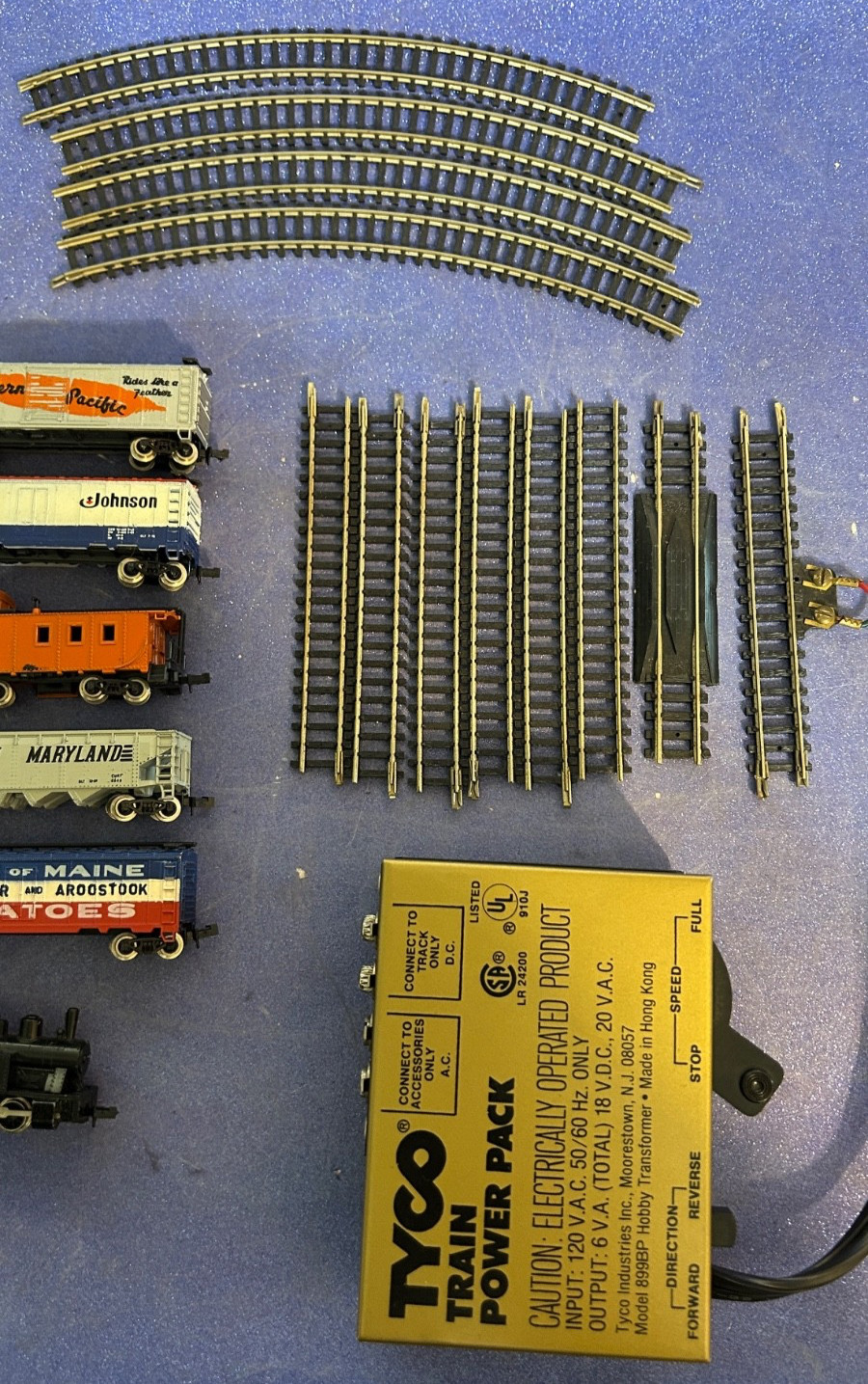 Locomotive, Cars, Track, Transformer, N Scale Train Lot CN 146 Railroad WORKS 4