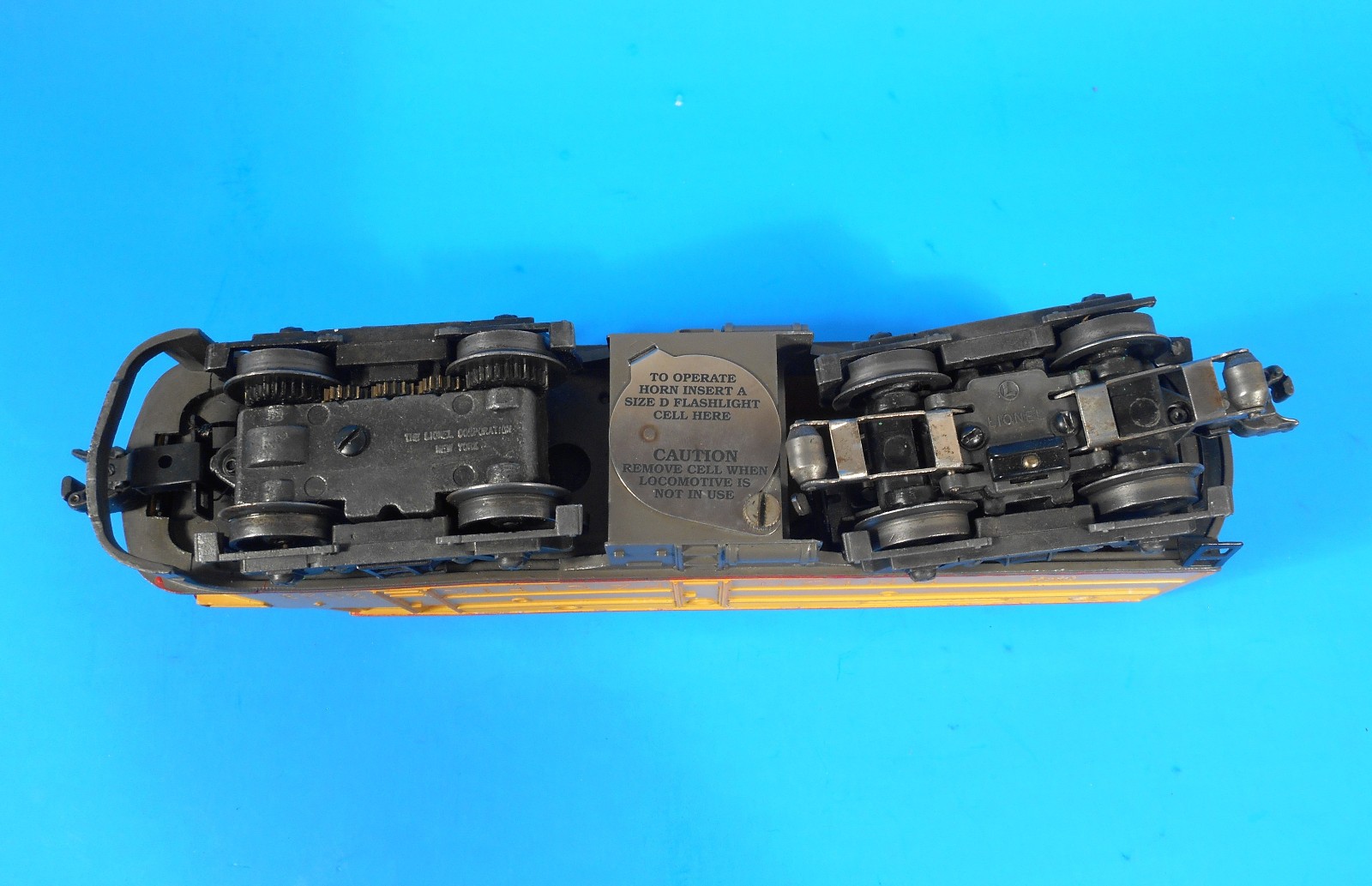 Vintage Yellow Lionel 2023 Union Pacific Alco AA Diesel Locomotive Set Tested