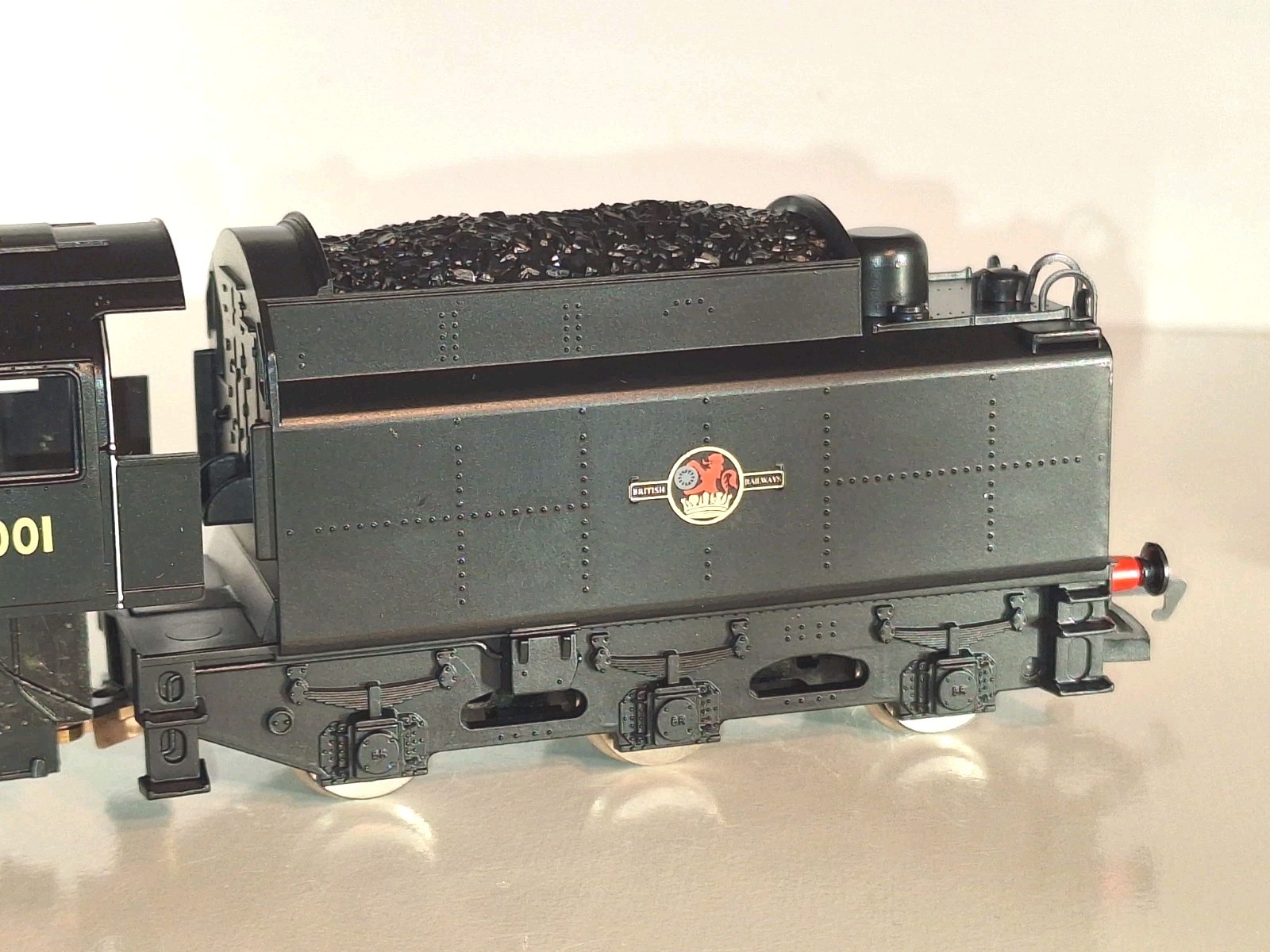 Hornby R2016 BR 9F Loco #92001. New Old Stock. Mint Cond. Boxed. 2 Rail DC. OO