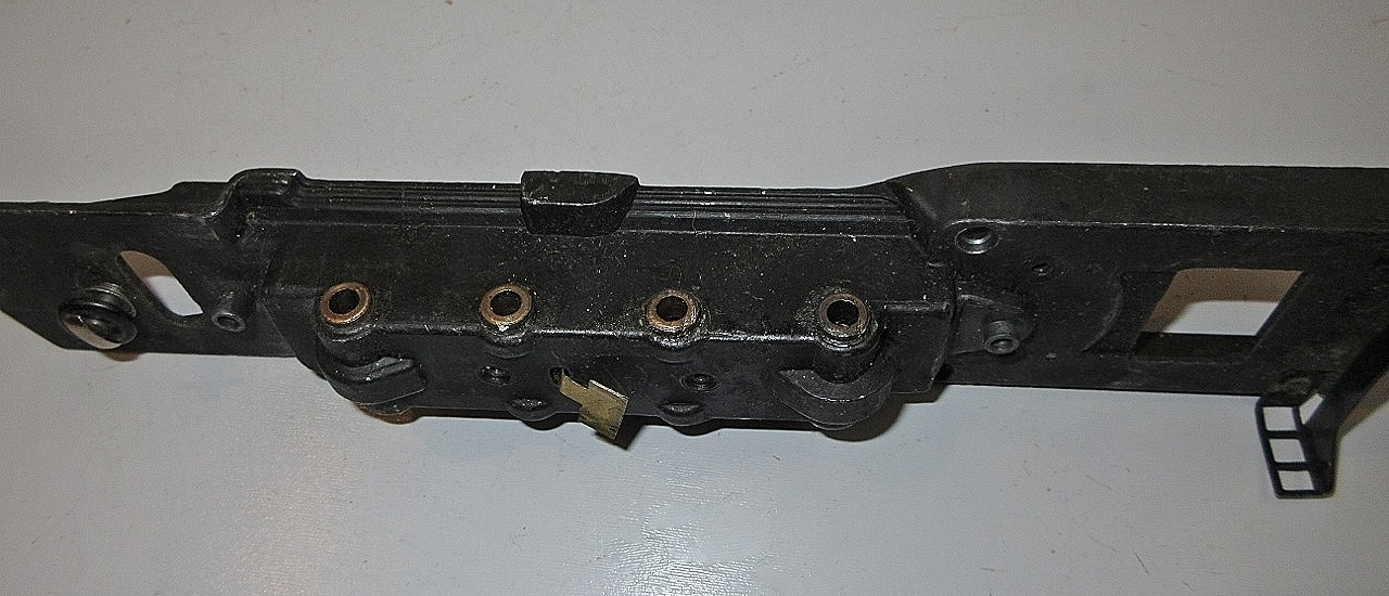 LIONEL #671/#2020 1947-49 MODELS FRAME W/BUSHINGS