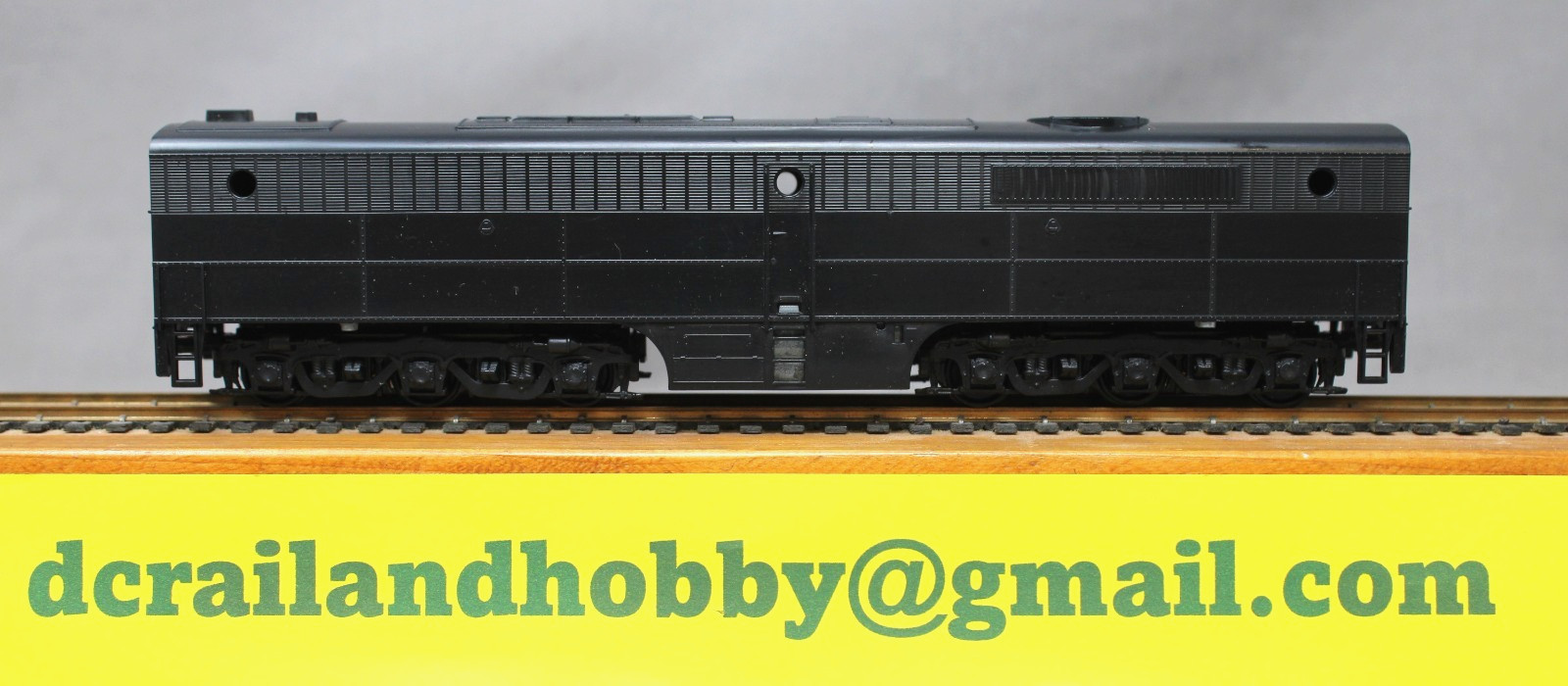 ATHEARN #3361 Undecorated Alco PB-1 Un-Powered DUMMY Diesel, C9