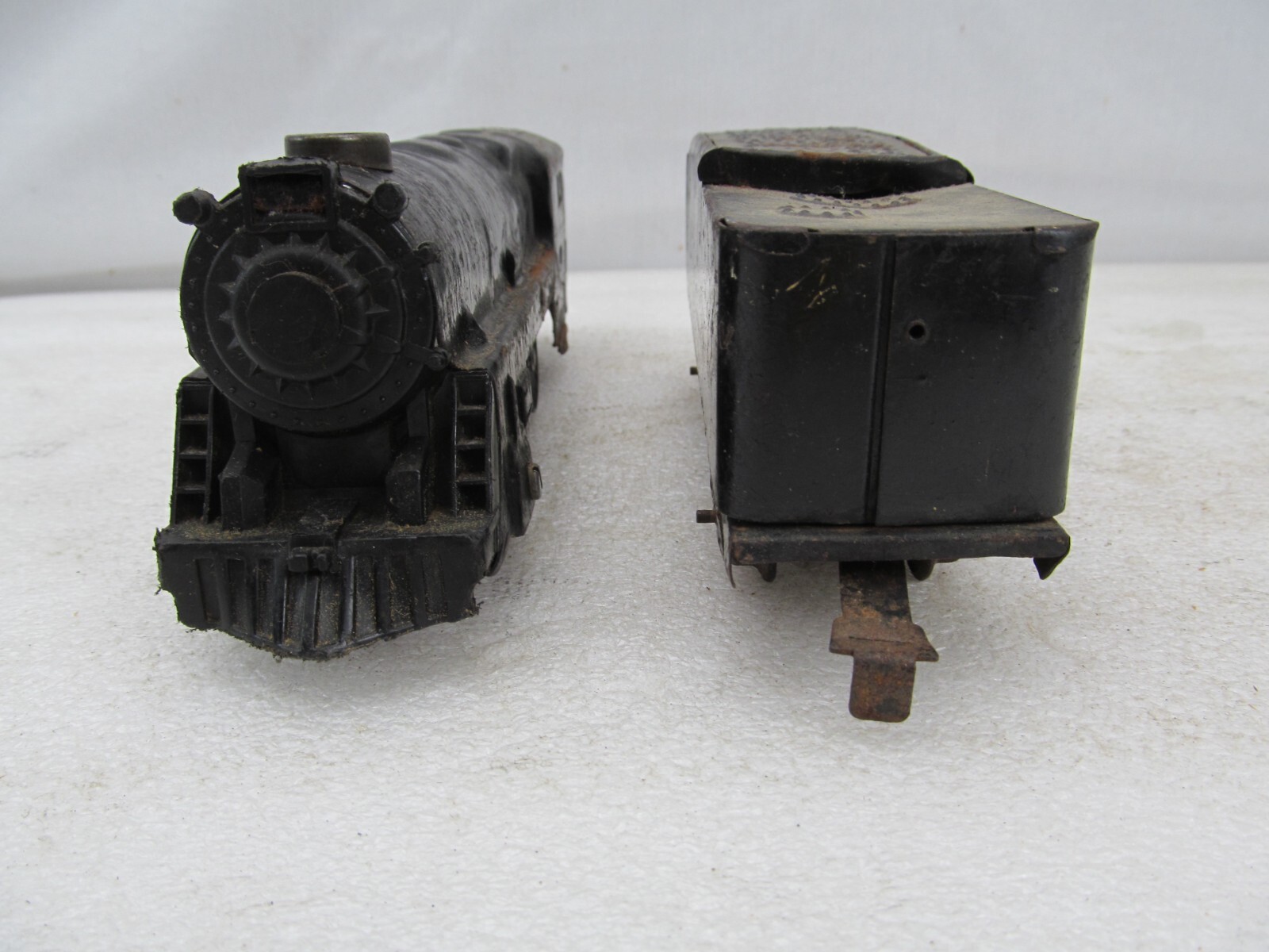 Marx Wind Up Tin Steam Locomotive & Tender Plastic Pilot & Boiler Plate Tested