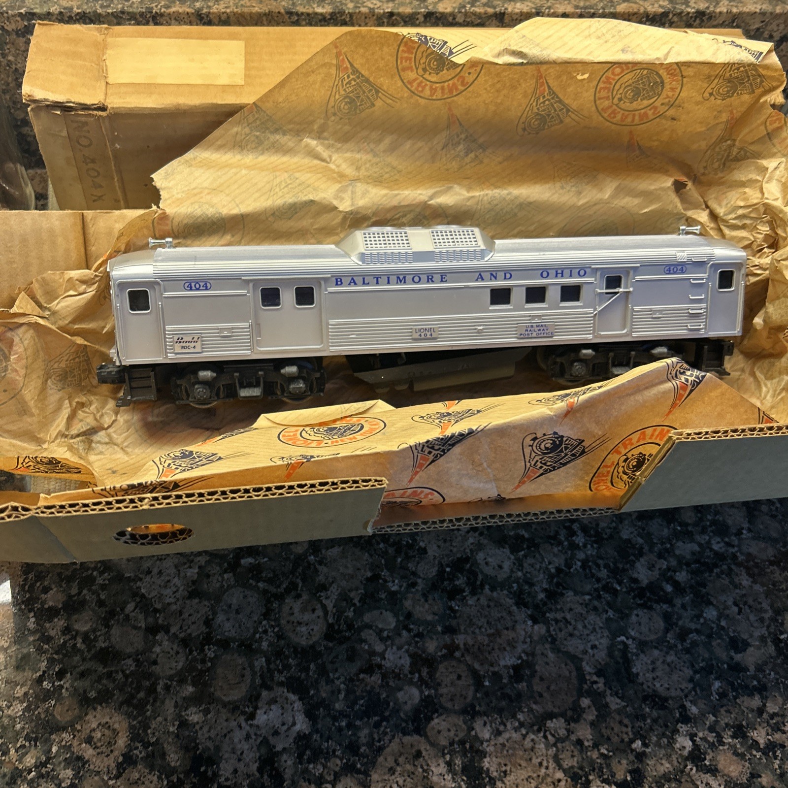 Lionel 404 Baltimore & Ohio – new, wrapped in original box-damage, see pictures