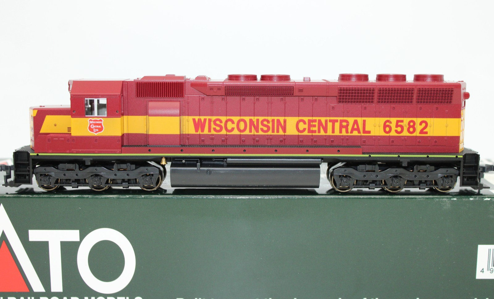 Kato HO WC Wisconsin Central SD45 Diesel Locomotive #6582 NOS 37-1719 DCC Ready