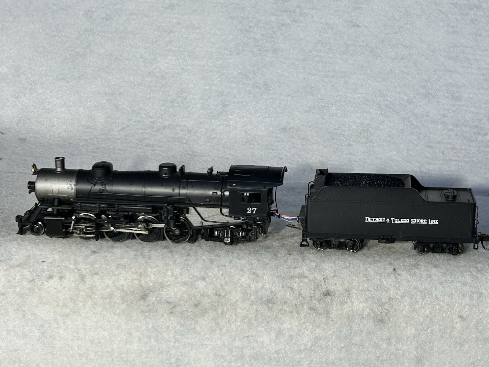 Nice Athearn Genesis Detroit &Toledo Shore RR 2-8-2 Light Mikado Loco DCC/Sound