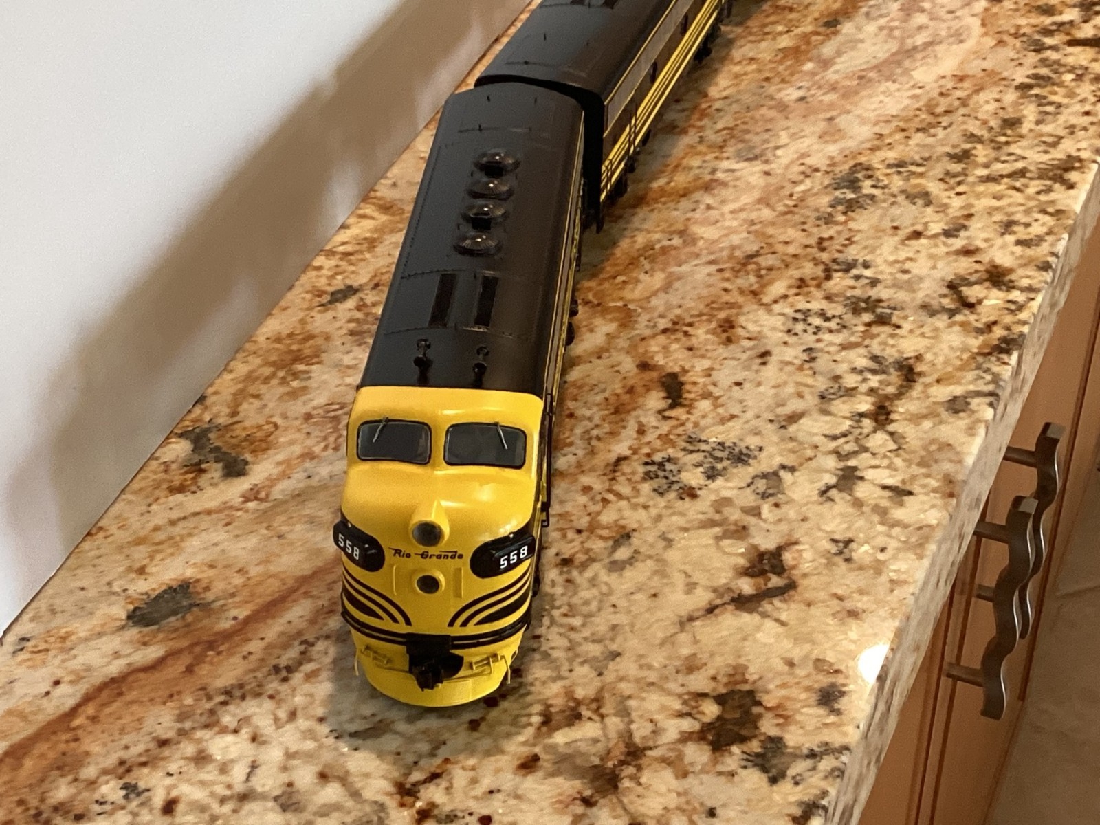 Rio Grande O Scale All Nation F Units
