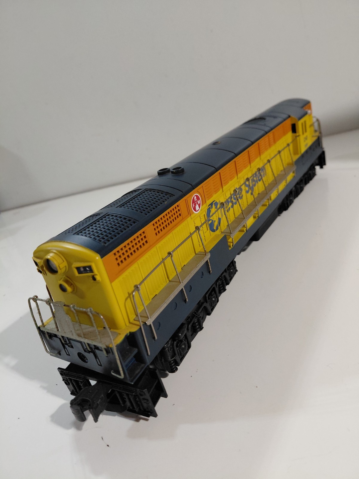 Williams 1909 O Gauge Model Railroad Chessie FM Trainmaster Diesel Locomotive