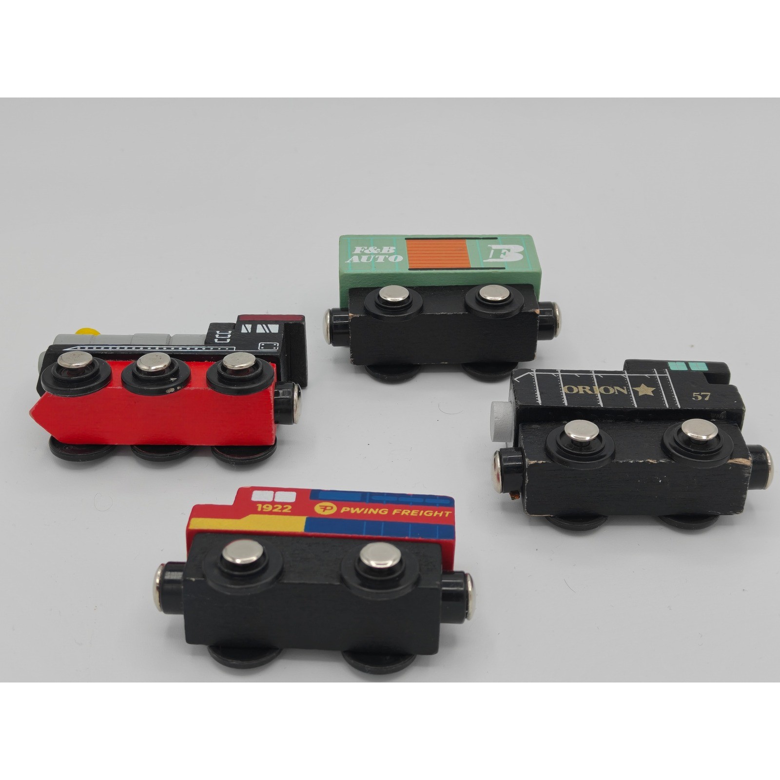 Wooden Magnetic Train Set 4pc Locomotive Freight Car Pwing Orion F&B Auto Rail