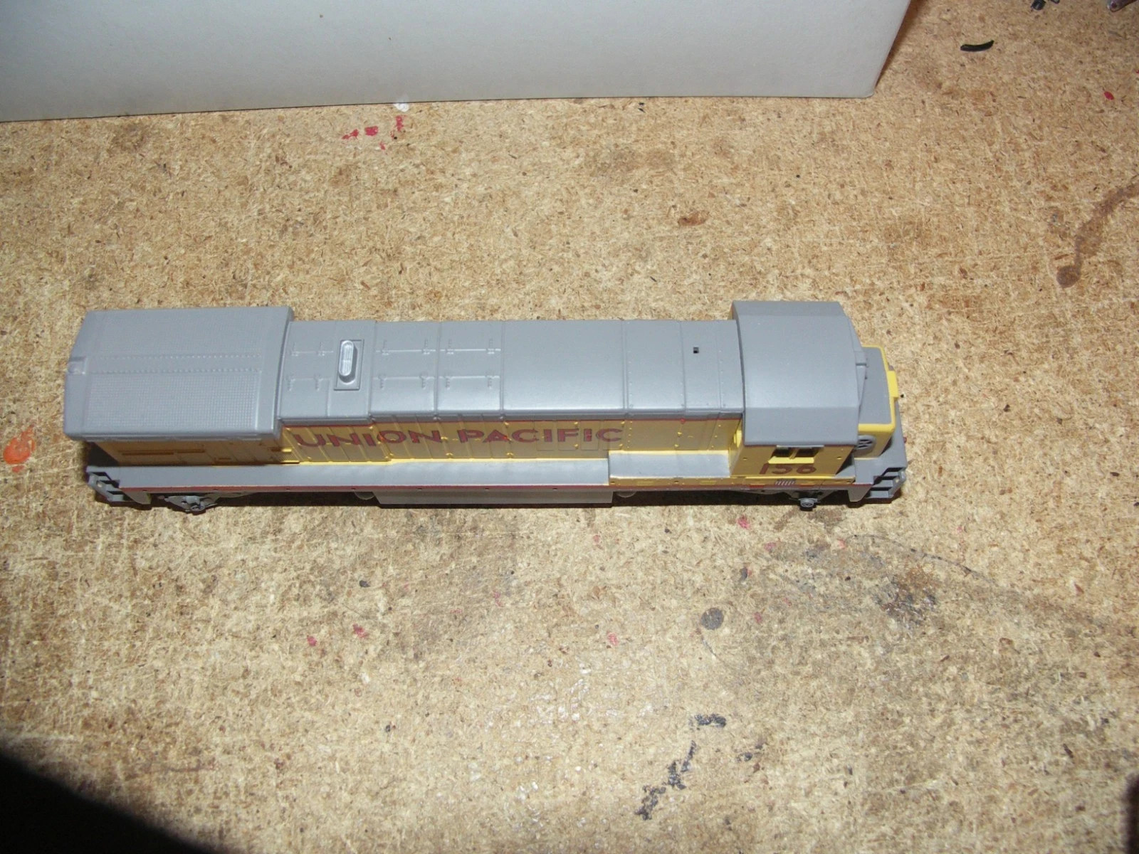 BACHMANN PLUS HO SCALE UNION PACIFIC POWERED B-23-7 DIESEL LOCO, LN/OB