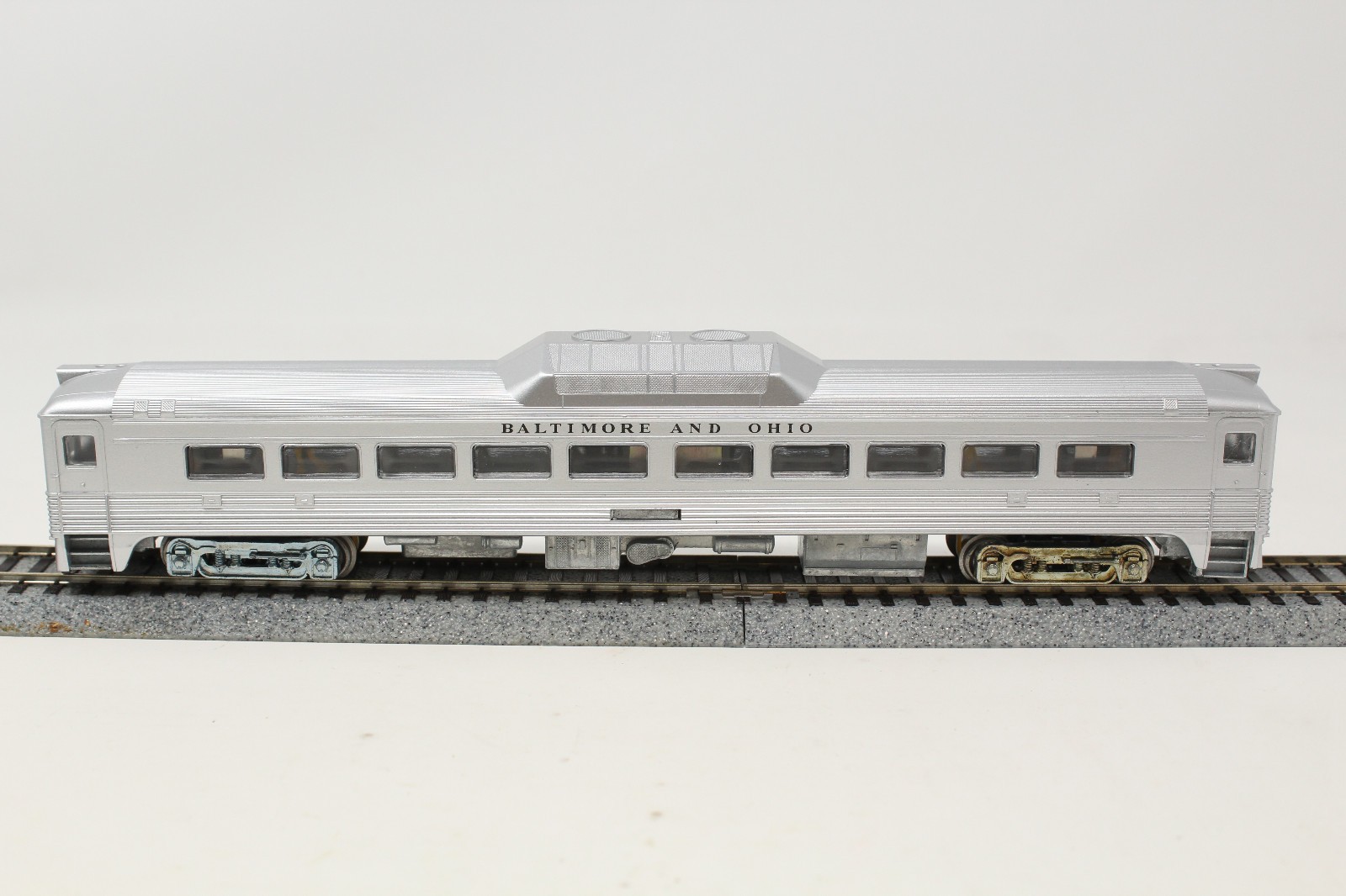 HO Athearn 2173 RDC-1 Powered Locomotive Baltimore & Ohio B&O Silver