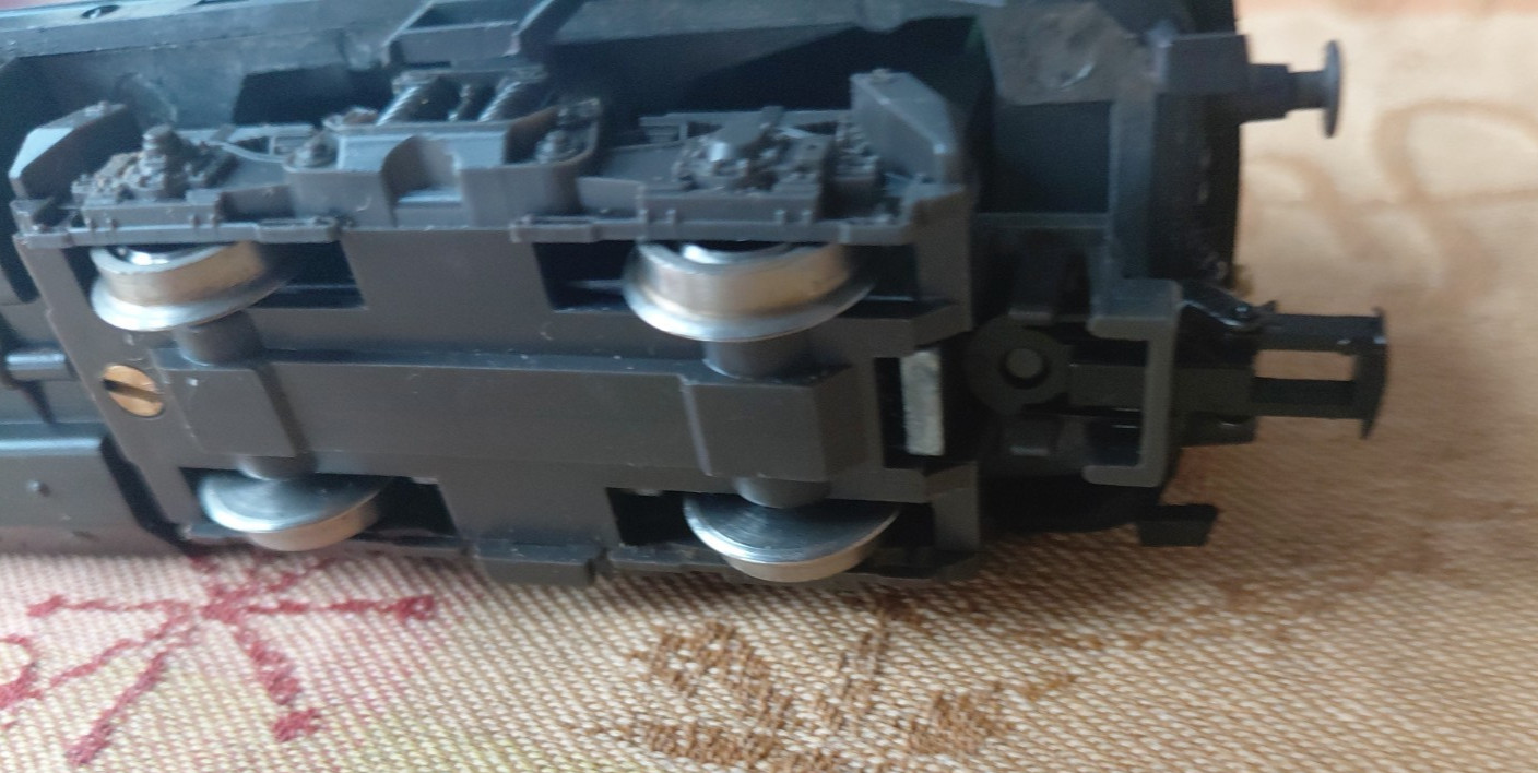 Roco Diesel Locomotive V215 031-6 Deutsche Bundesbahn BR 215 H0 DC Analog